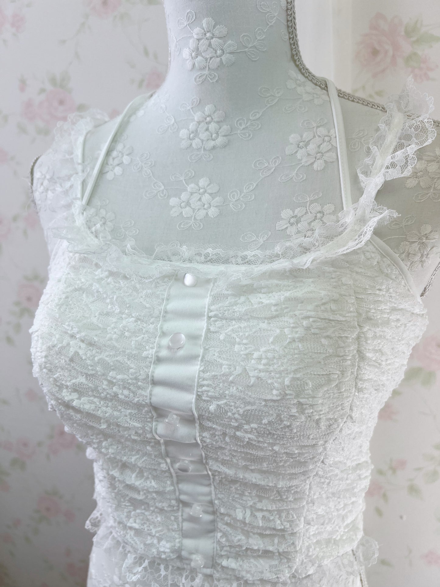 GRL Lacy Halter Neck Camisole (White)