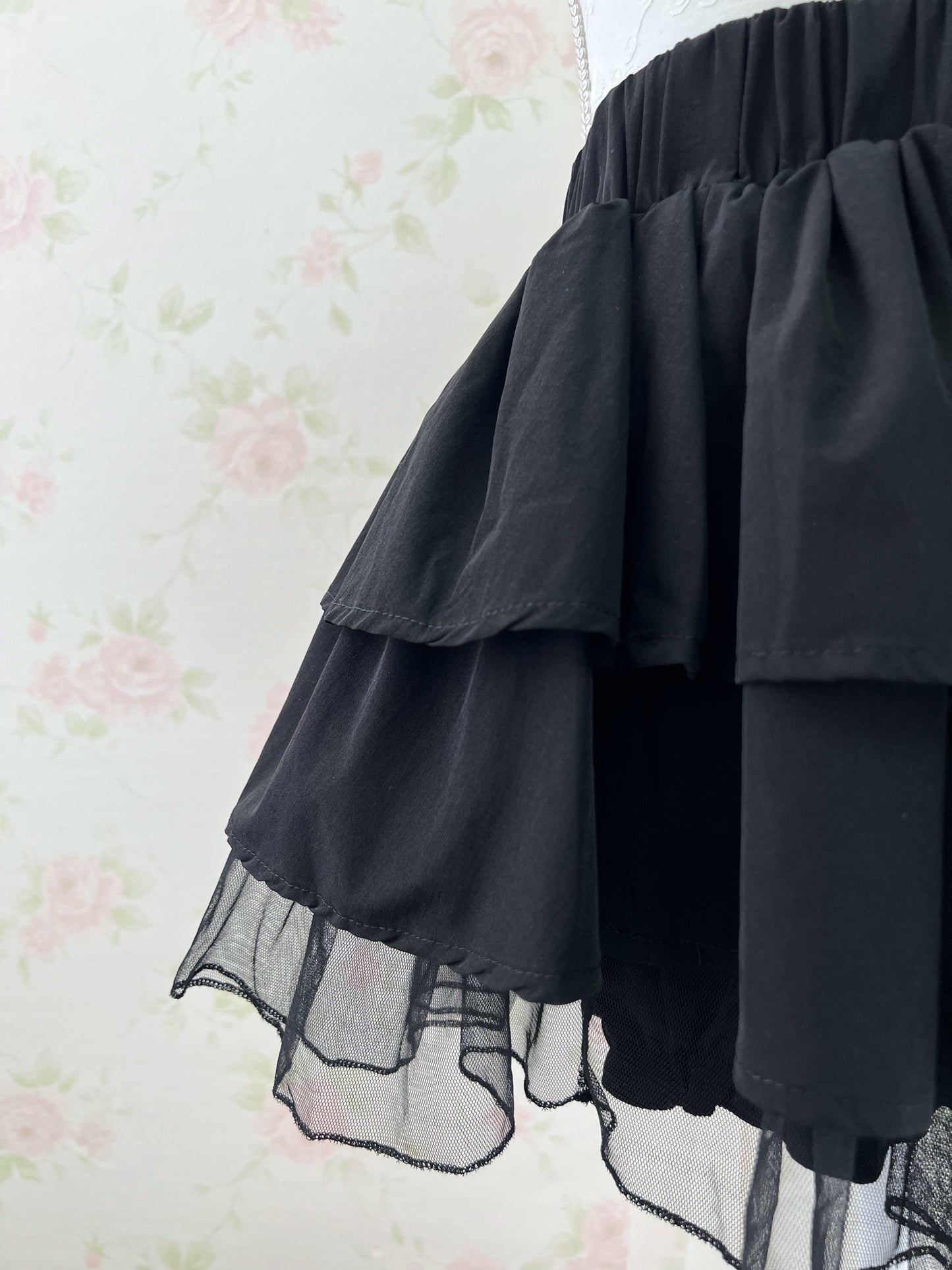 GRL Tulle Hem Tiered Skirt (Black)