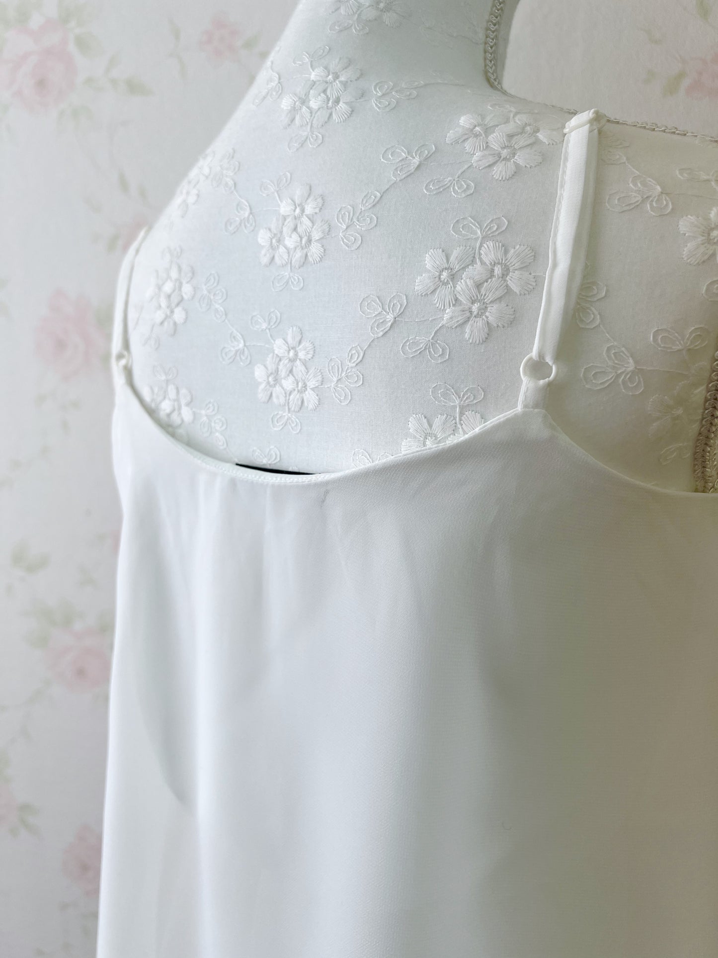 rienda Chiffon Camisole (White)