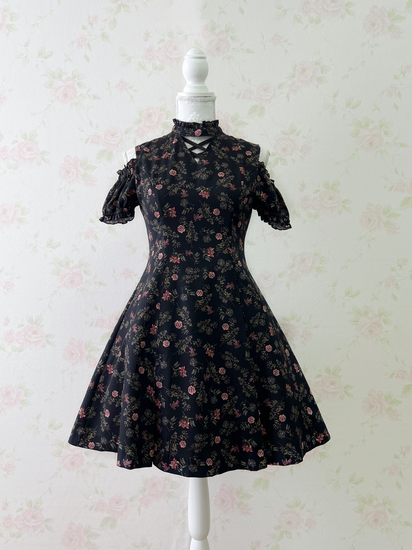 EATME Cross Front Off Shoulder Dress