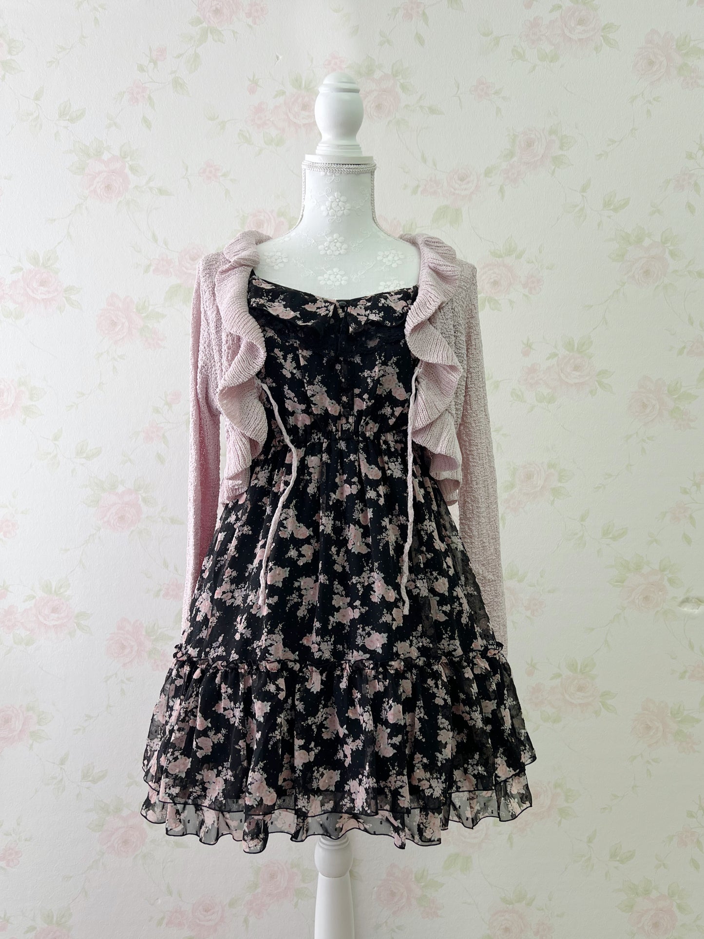 L’EST ROSE Petite Floral Camisole Dress (Black)