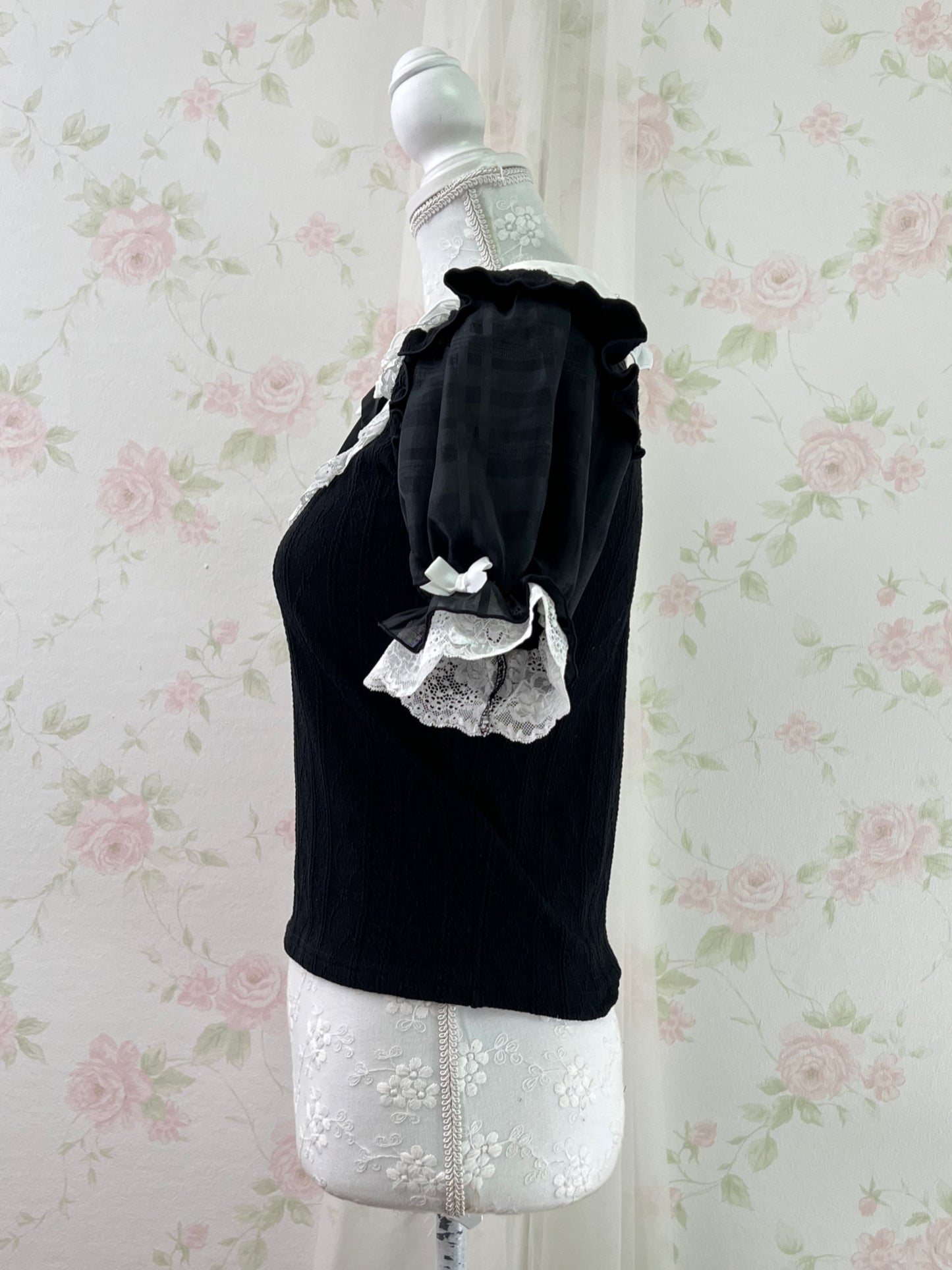 NOEMIE Crystal Heart Bow Lacy Collar Top (Black)