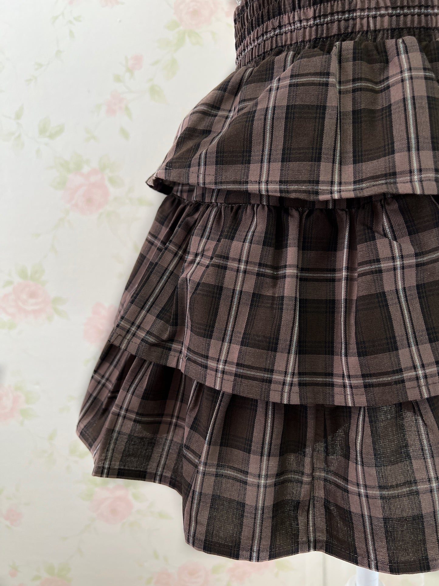 GRL Checked Tiered Skirt (Strawberry Chocolate)