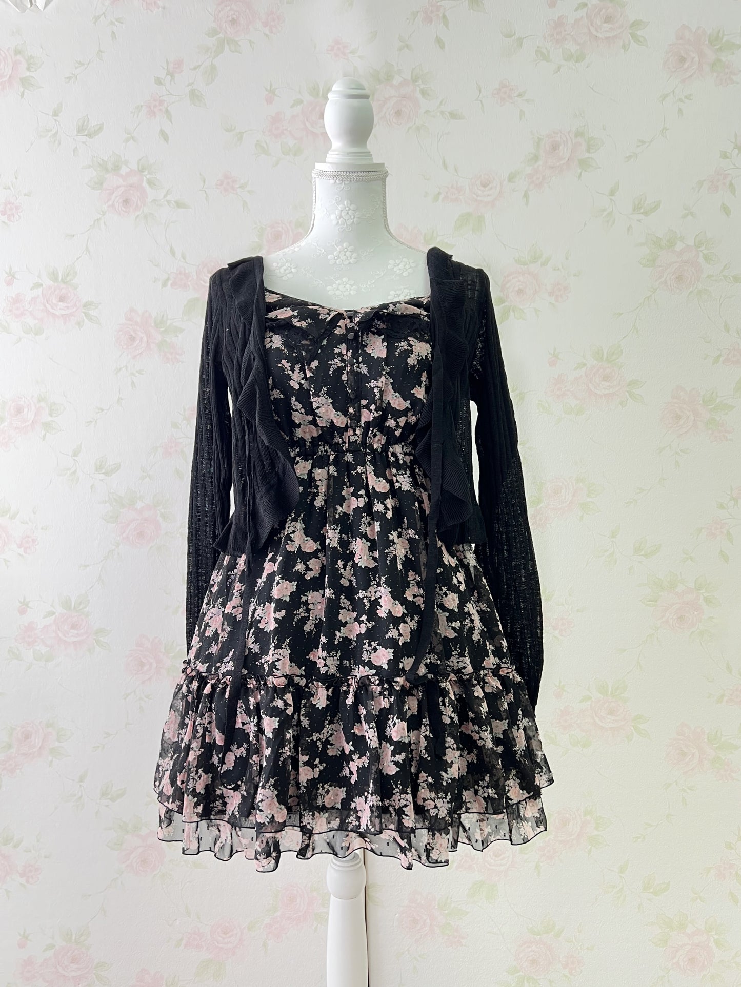 L’EST ROSE Petite Floral Camisole Dress (Black)