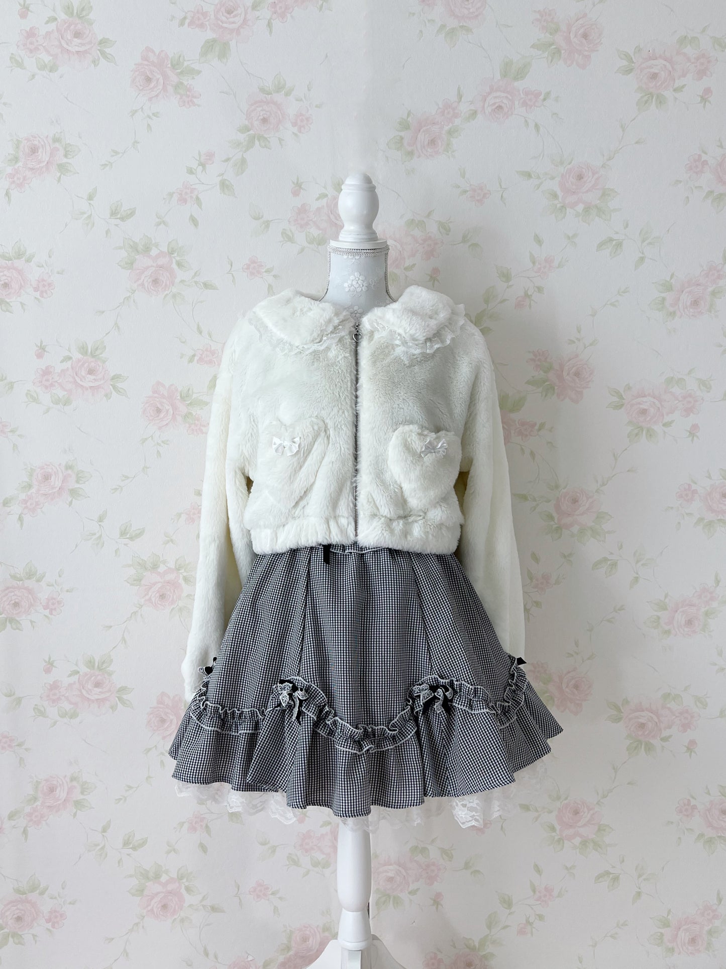 majoretty Lacy Sailor Collar Eco Fur Jacket (White)