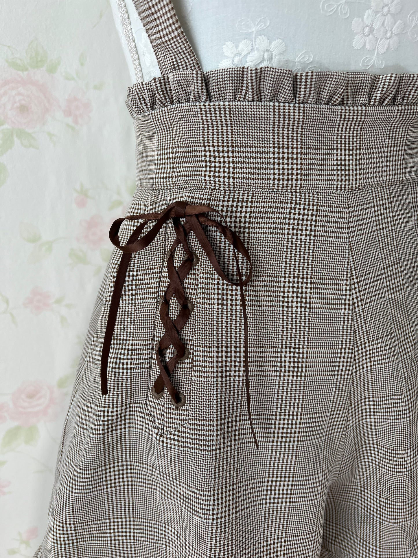 Honey Cinnamon Suspender Frilled Short Pants