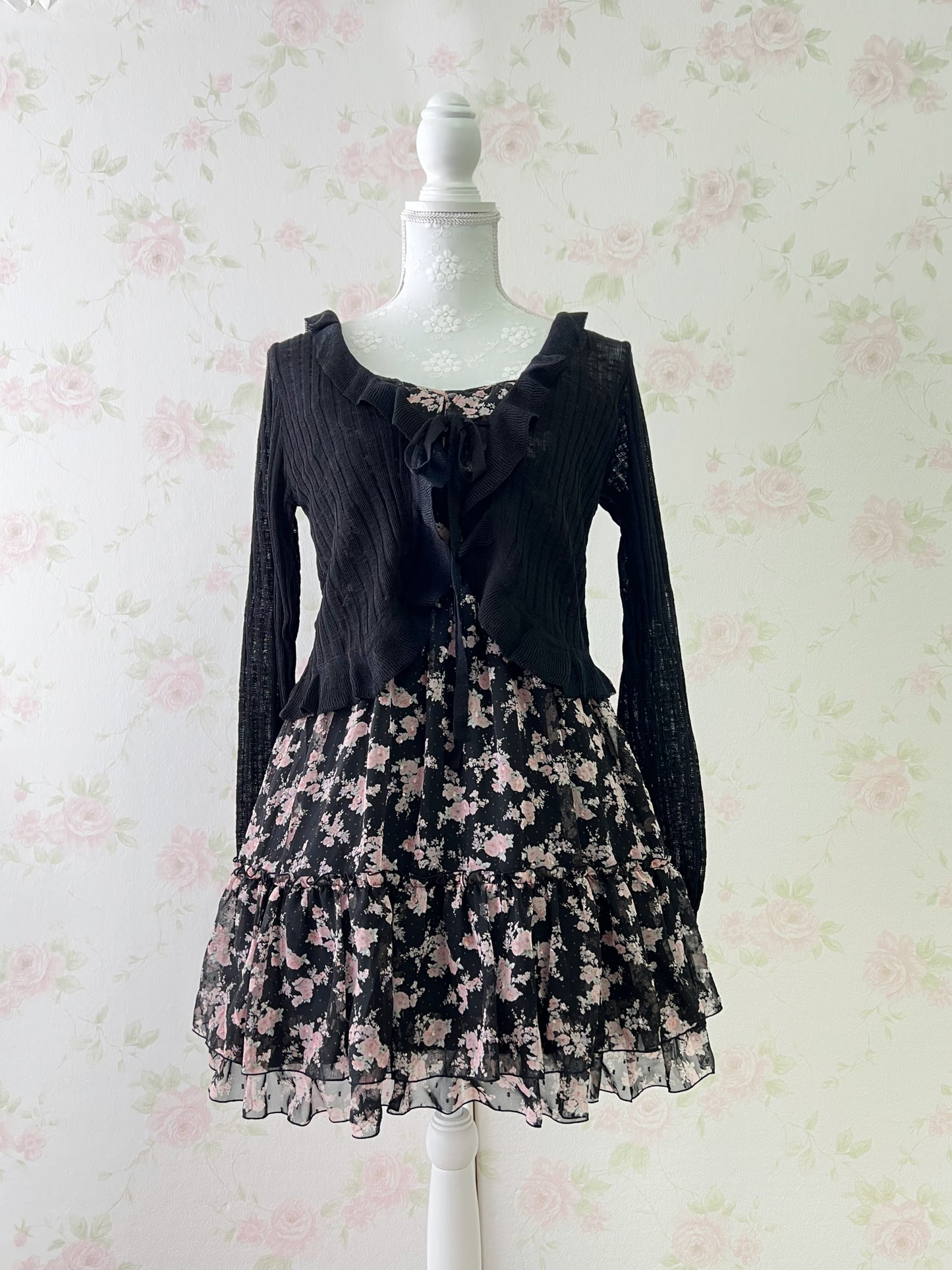 L’EST ROSE Petite Floral Camisole Dress (Black)