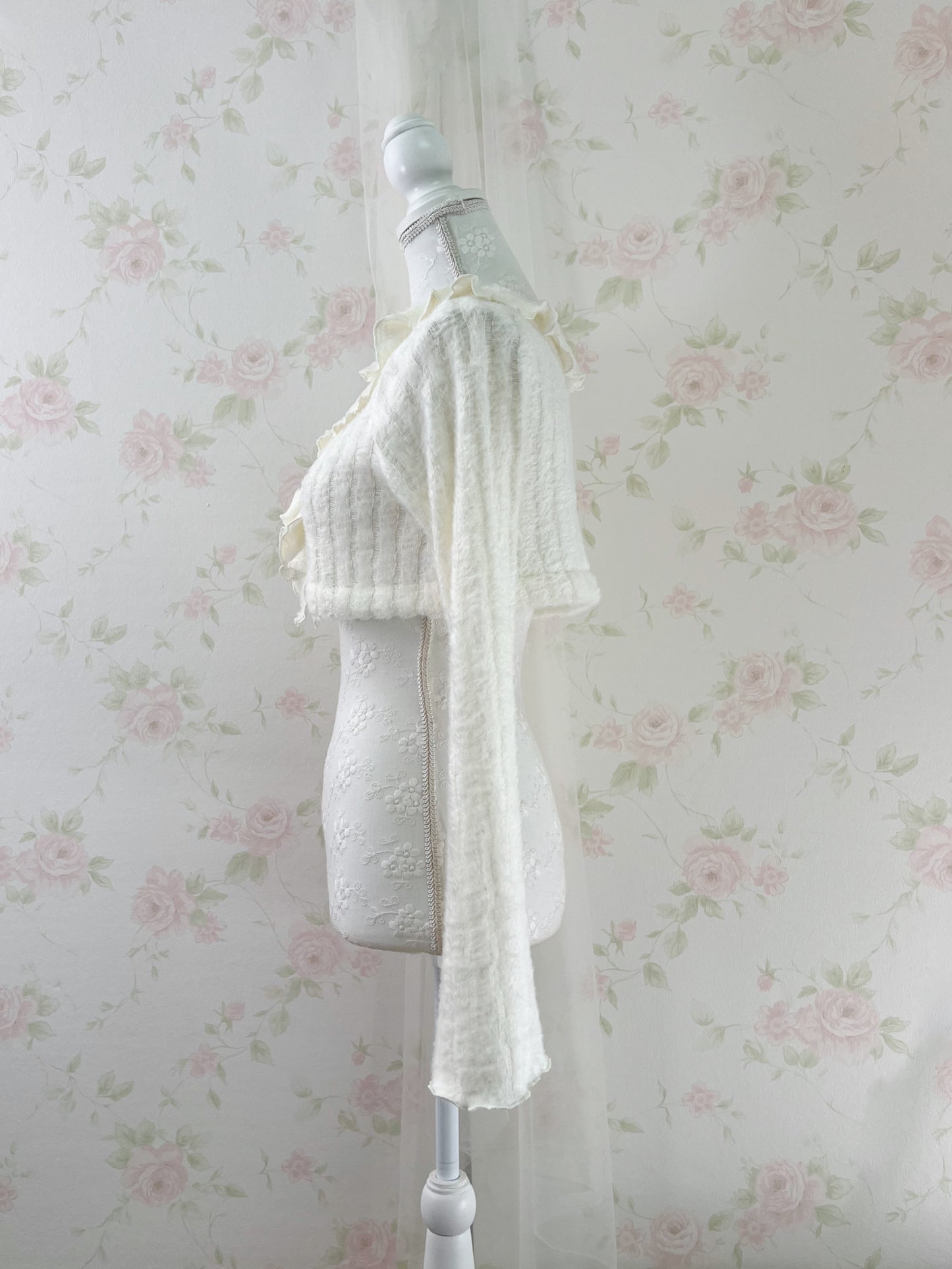 Rose Muse Fluffy Bolero Cardigan (Ivory)