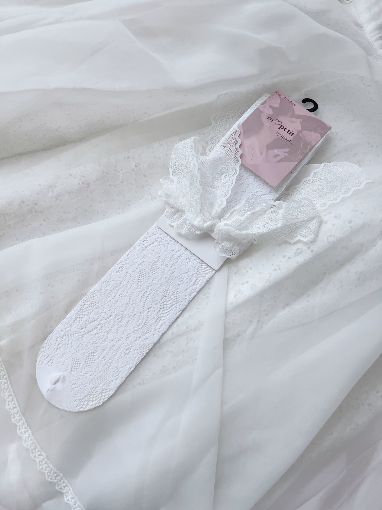 m♡petite Lacy Bow Over Knee Socks (White)
