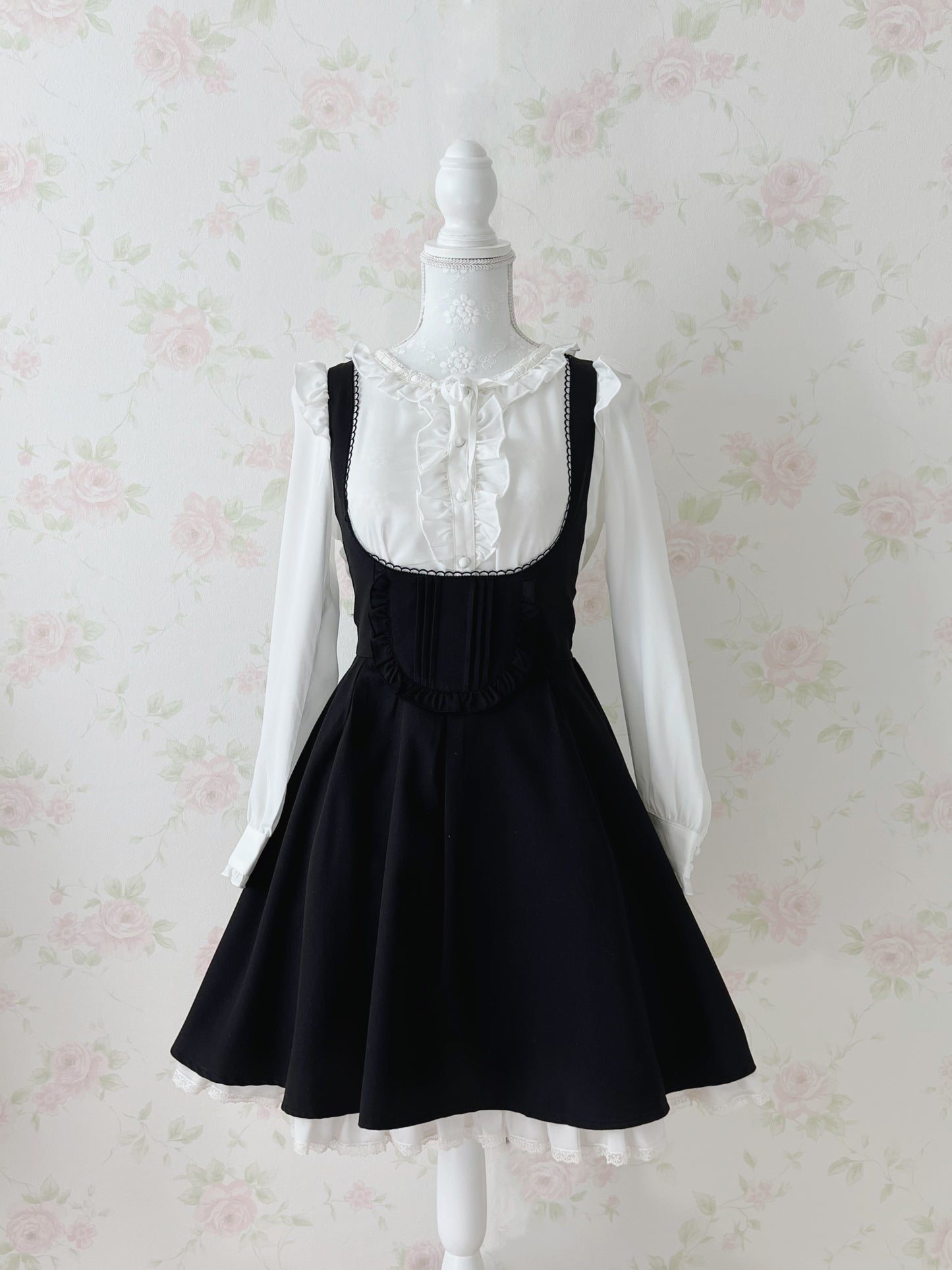 Secret Honey Back Bow Jumper Dress (Black)