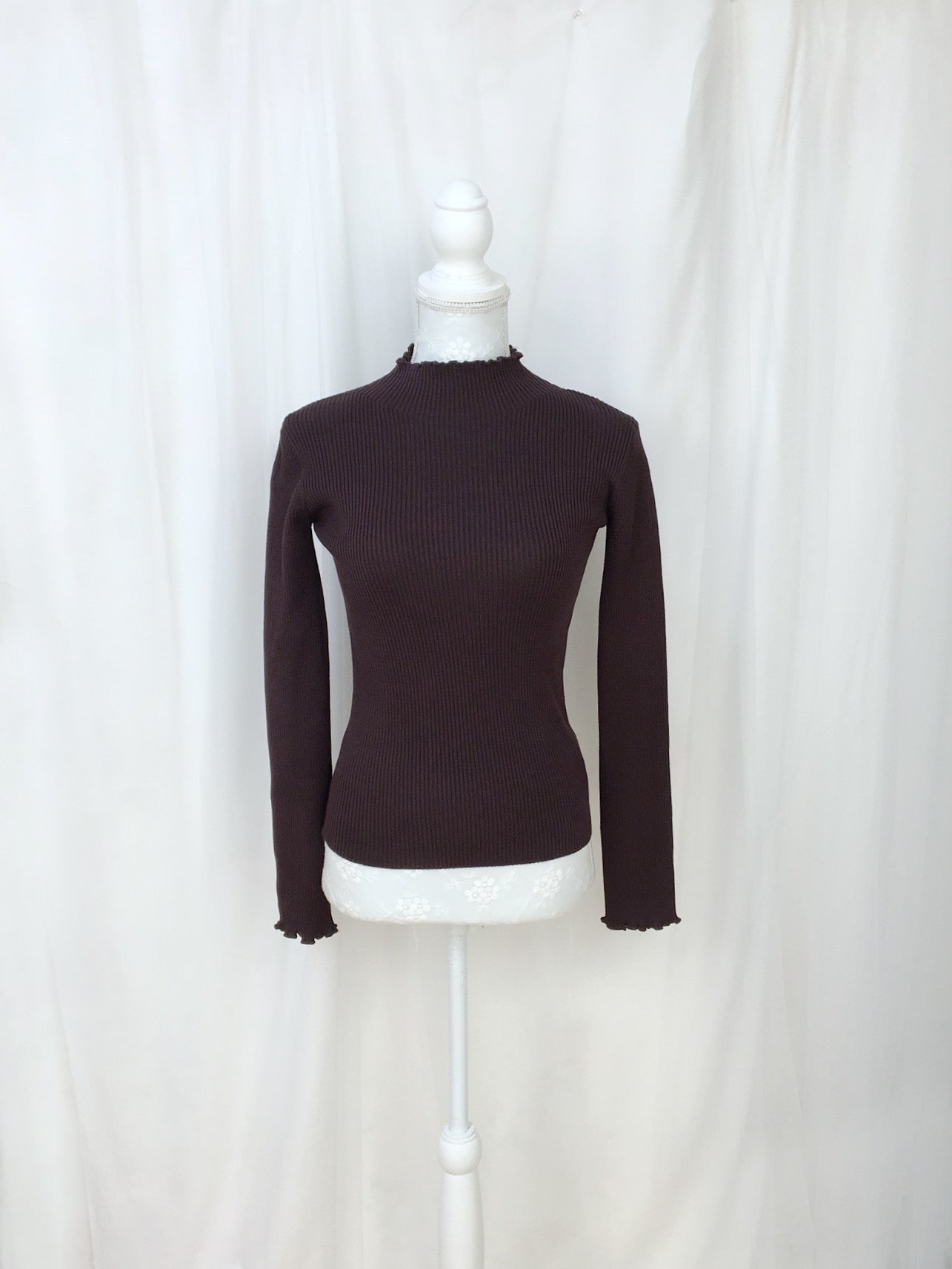 GRL High Neck Mellow Knit Top (Chocolate)
