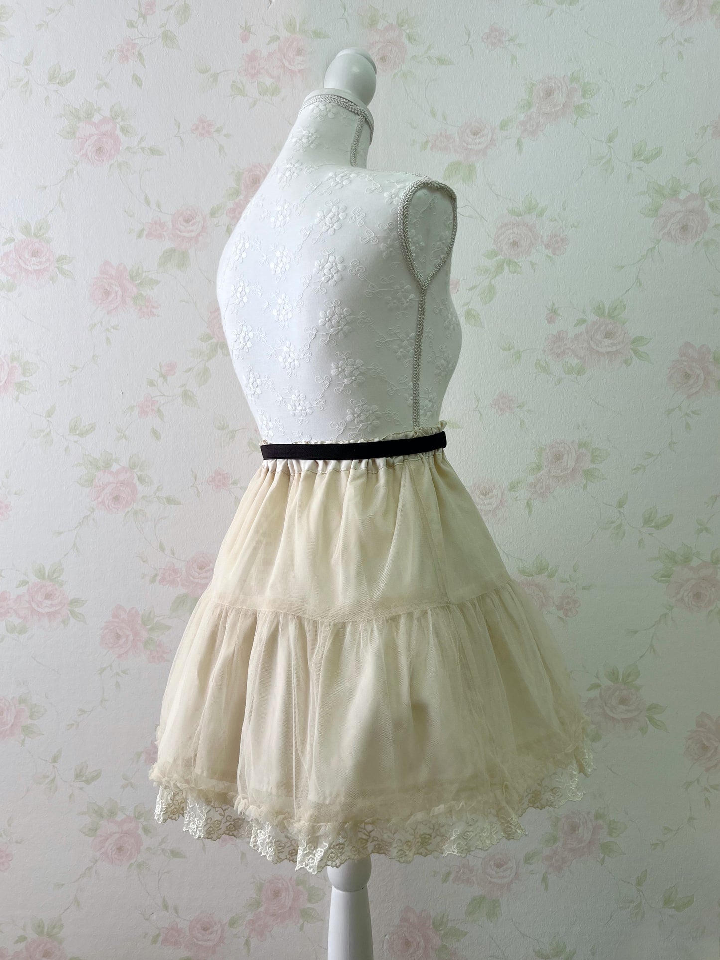 ARROW Tulle Lace Hem Skirt