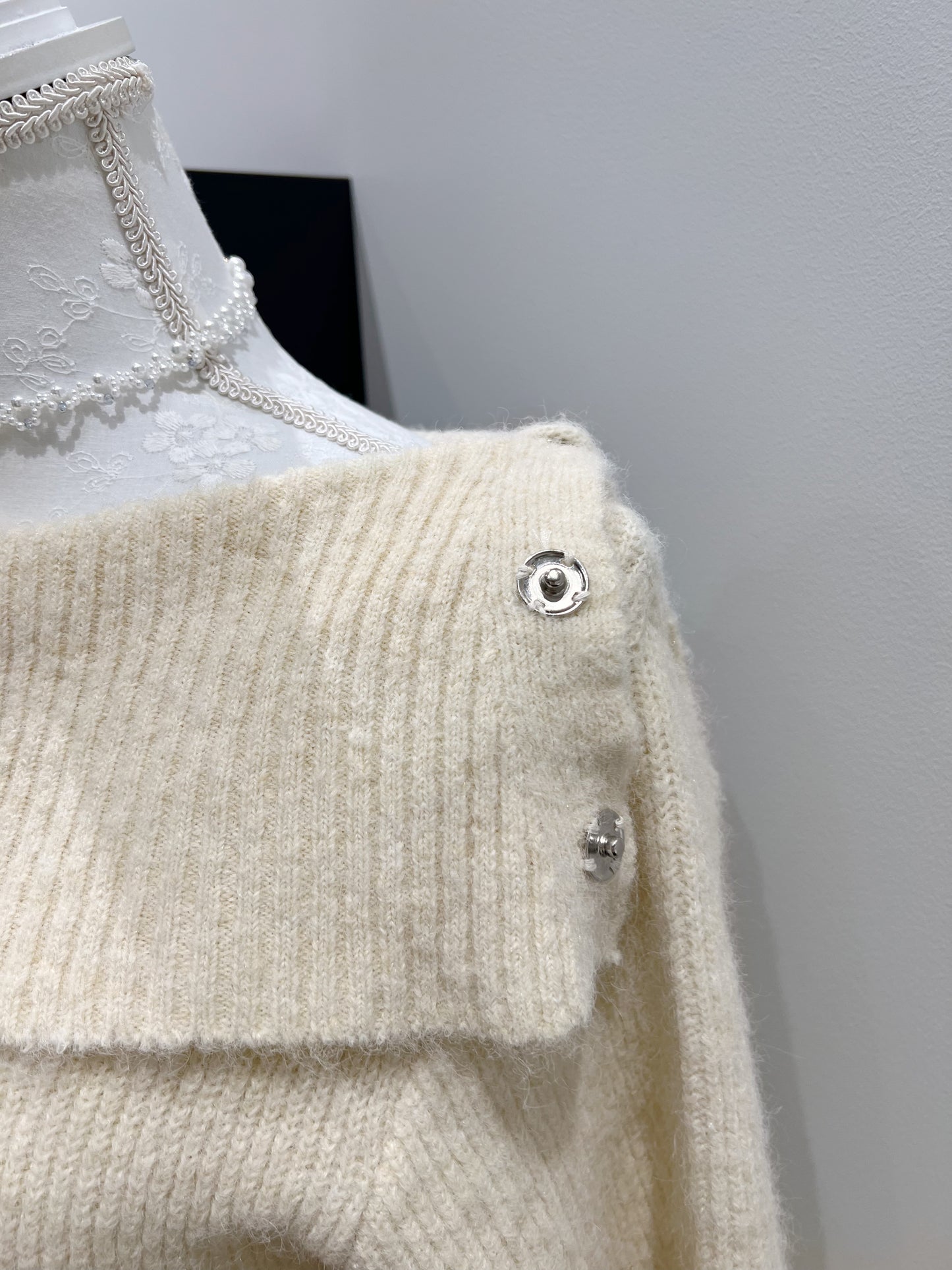 NICE CLAUP Pleated Knit Dress (IVORY)