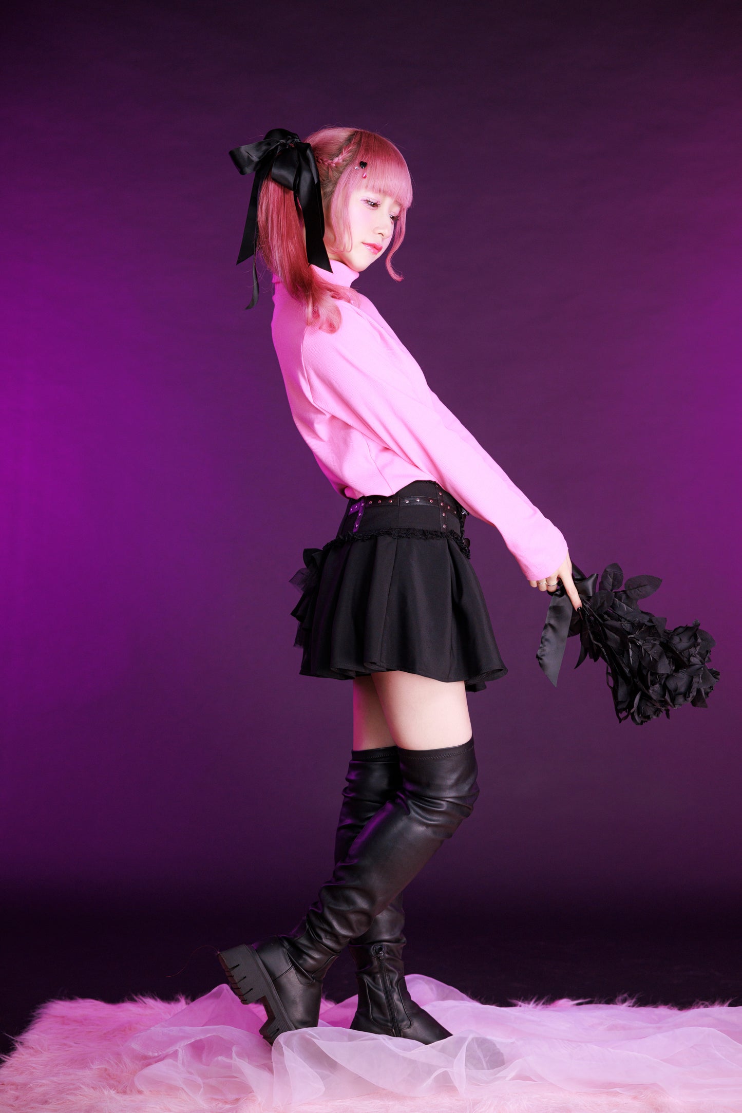 Back frill skirt-like pants