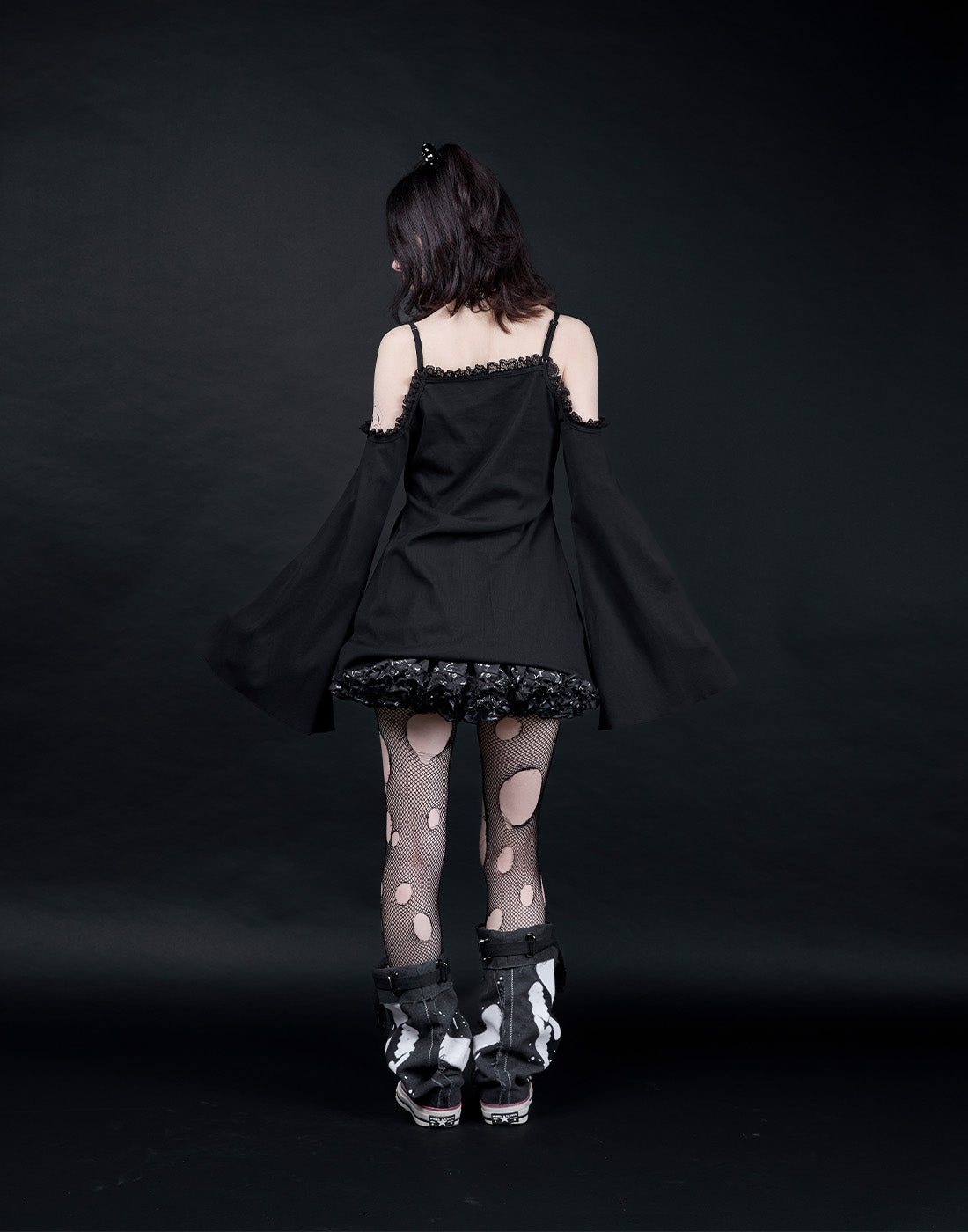 AVENCHUMU ERICO collaboration illustration flare sleeve top