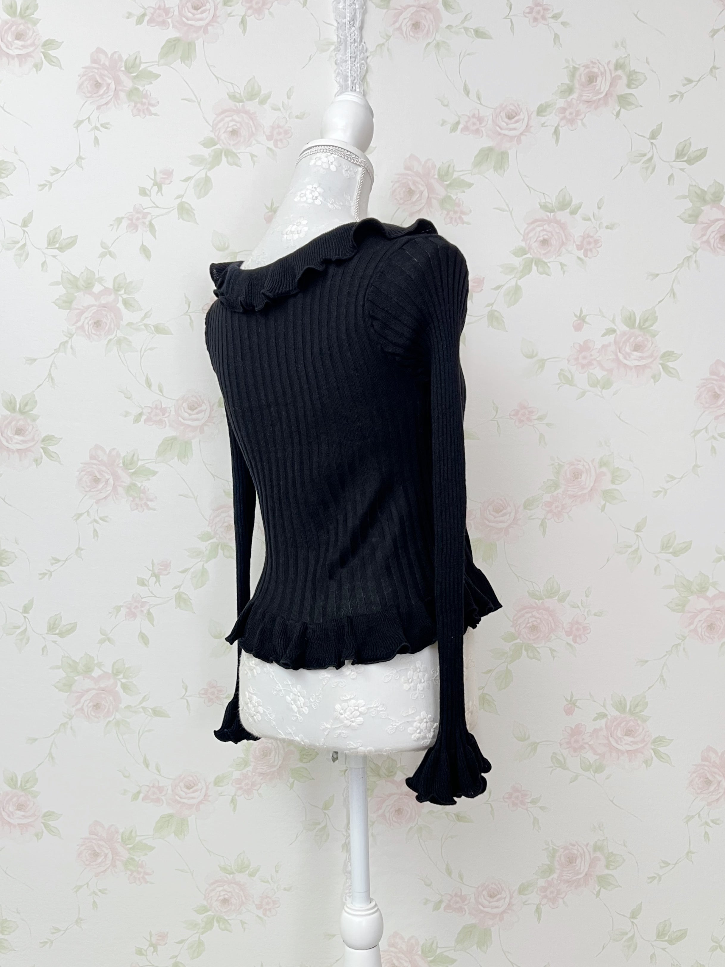 TITTY&CO. Ruffled Hem Whimsical Cardigan (Black)
