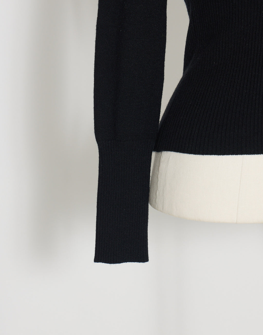 AVENCHUMU Satin blouse ribbon jewele knit tops