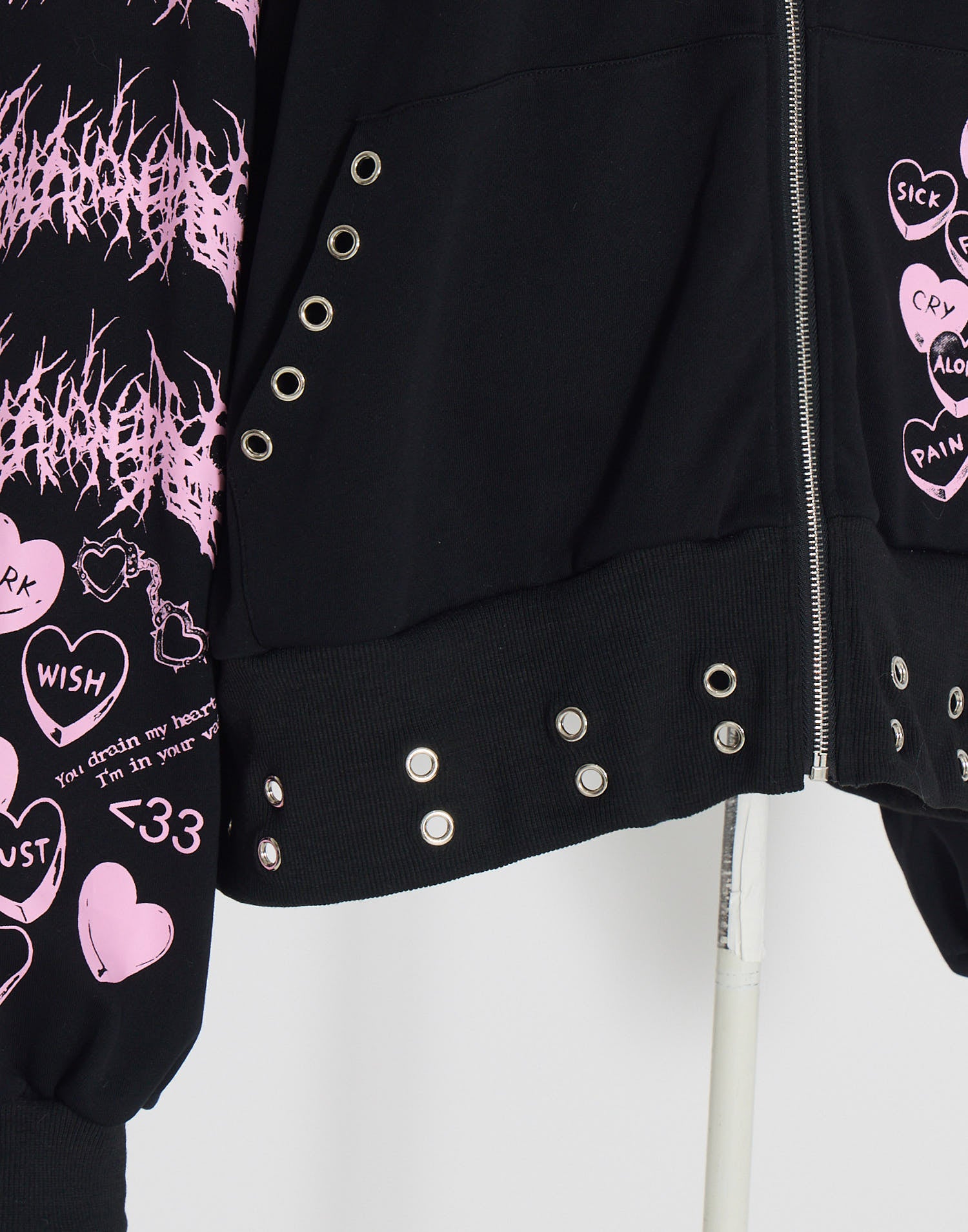 AVENCHUMU ValentineBunny print lace frame t-shirt (Copy)