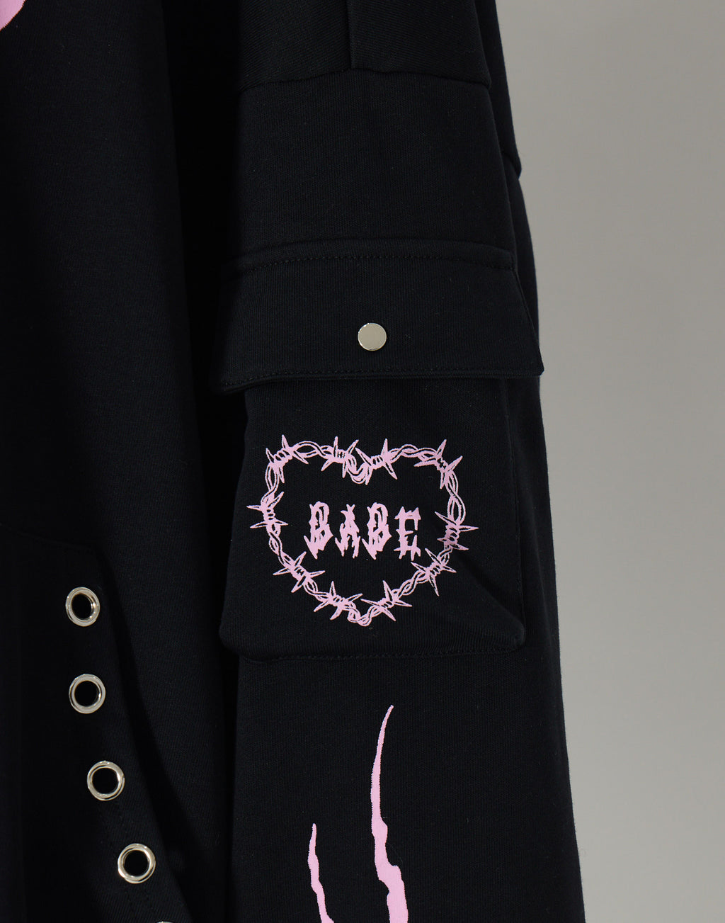 AVENCHUMU ValentineBunny print lace frame t-shirt (Copy)