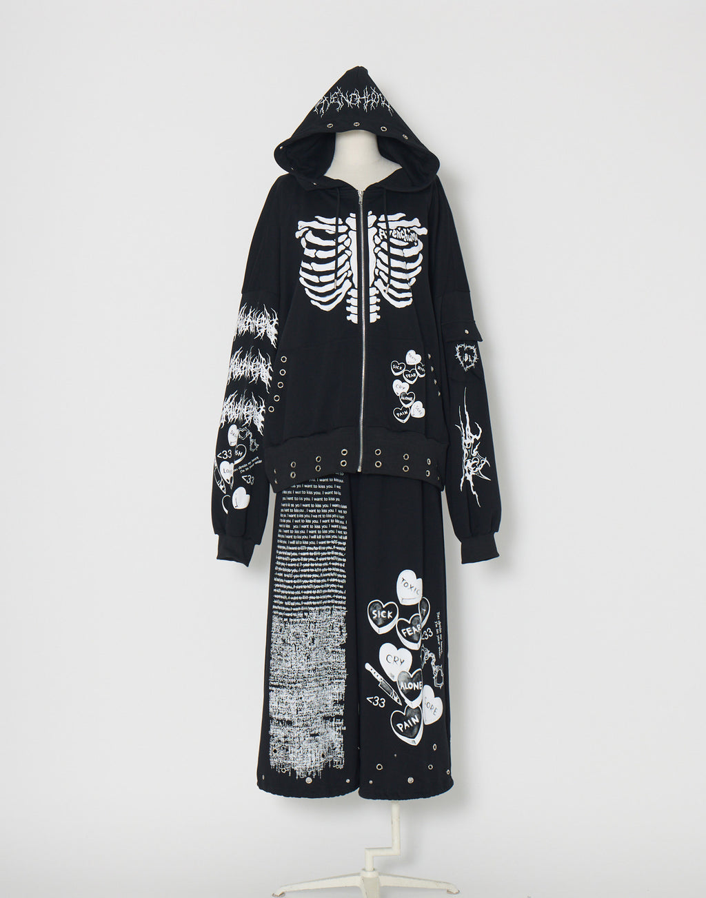 AVENCHUMU ValentineBunny print lace frame t-shirt (Copy)