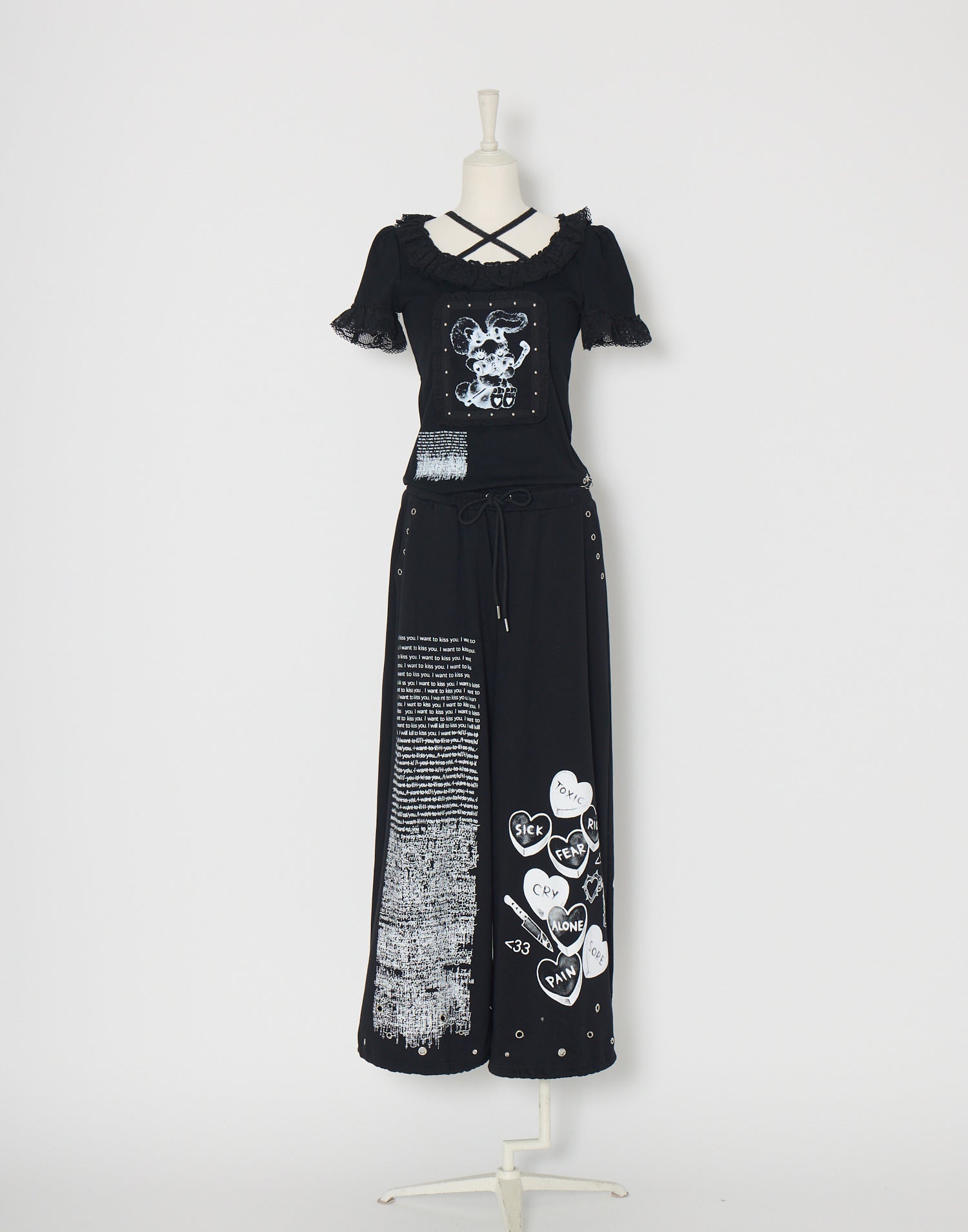 AVENCHUMU ValentineBunny print lace frame t-shirt