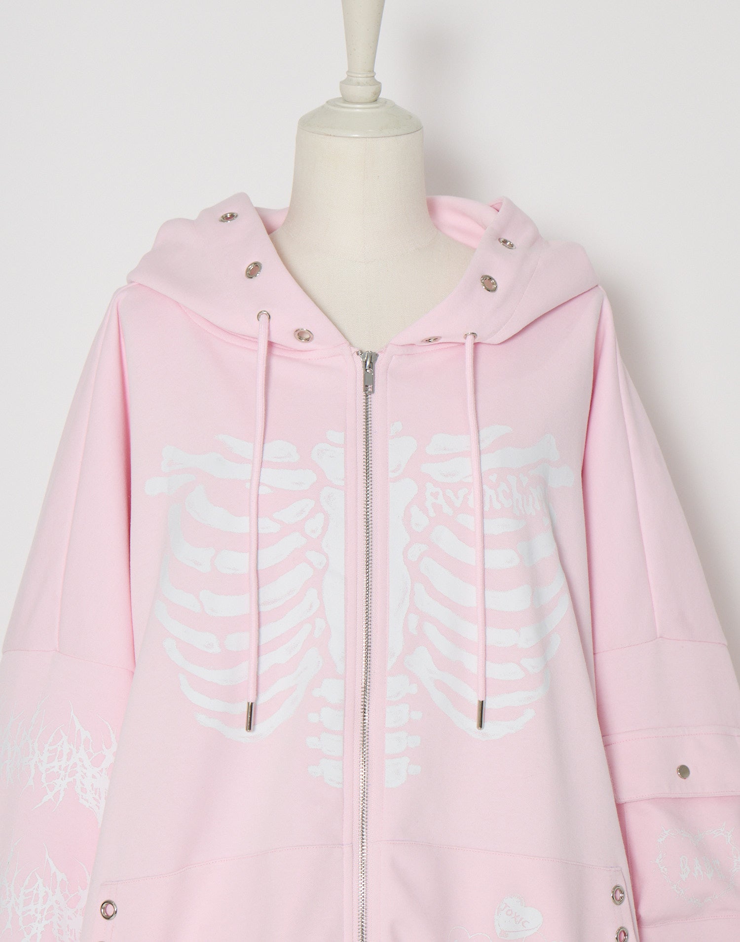 AVENCHUMU ValentineBunny print lace frame t-shirt (Copy)