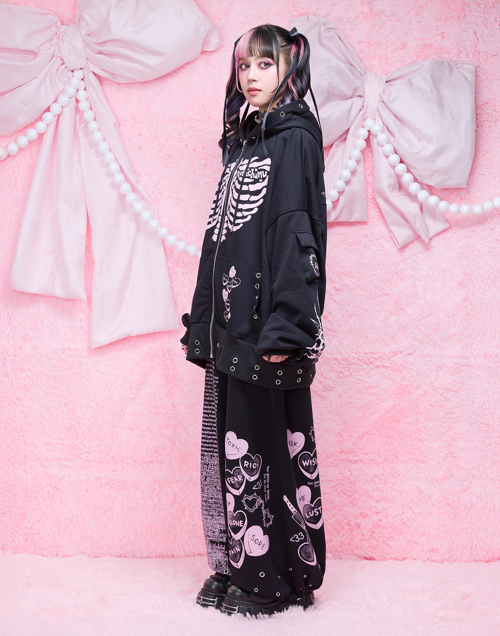 AVENCHUMU ValentineBunny print lace frame t-shirt (Copy)