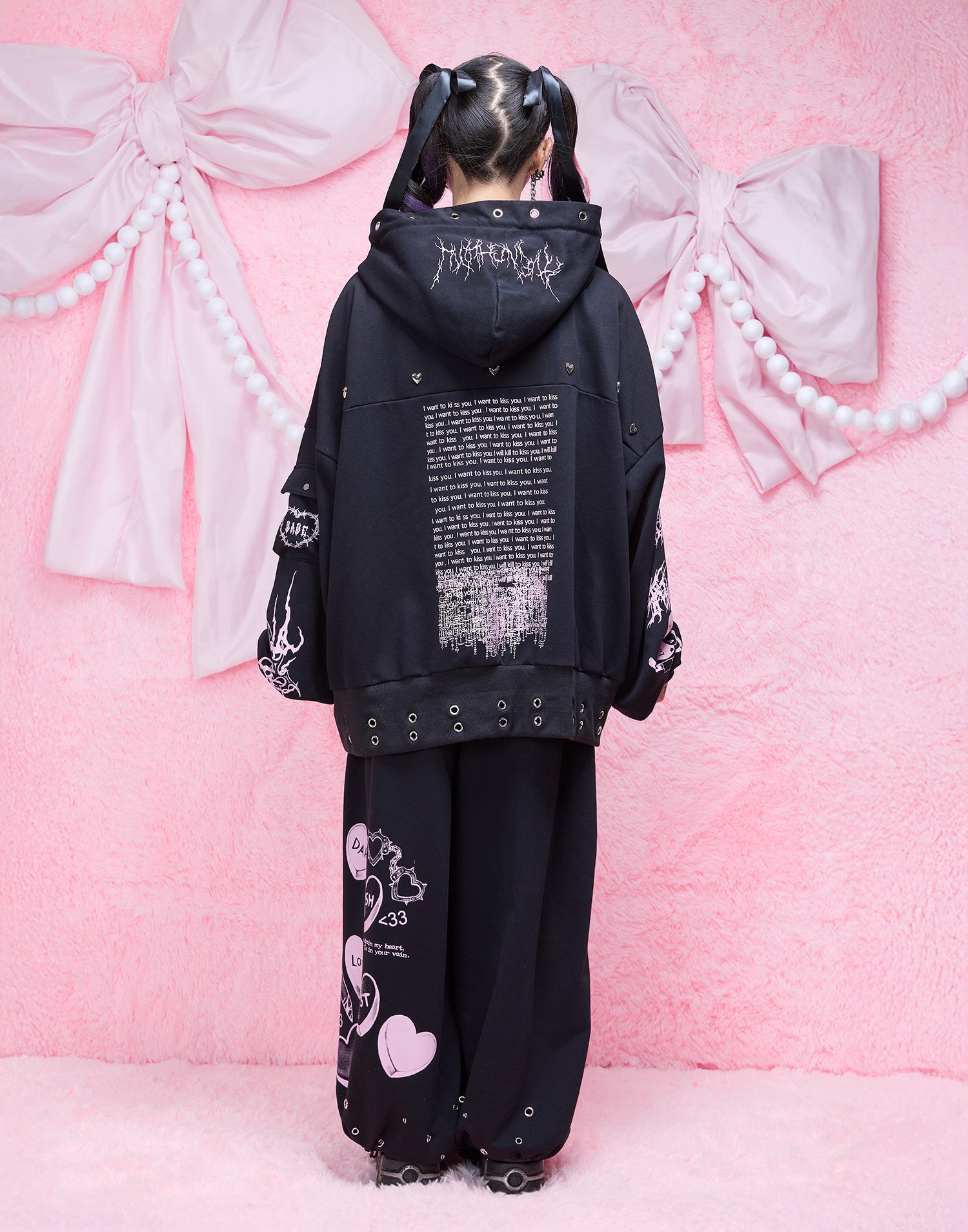 AVENCHUMU ValentineBunny print lace frame t-shirt (Copy)