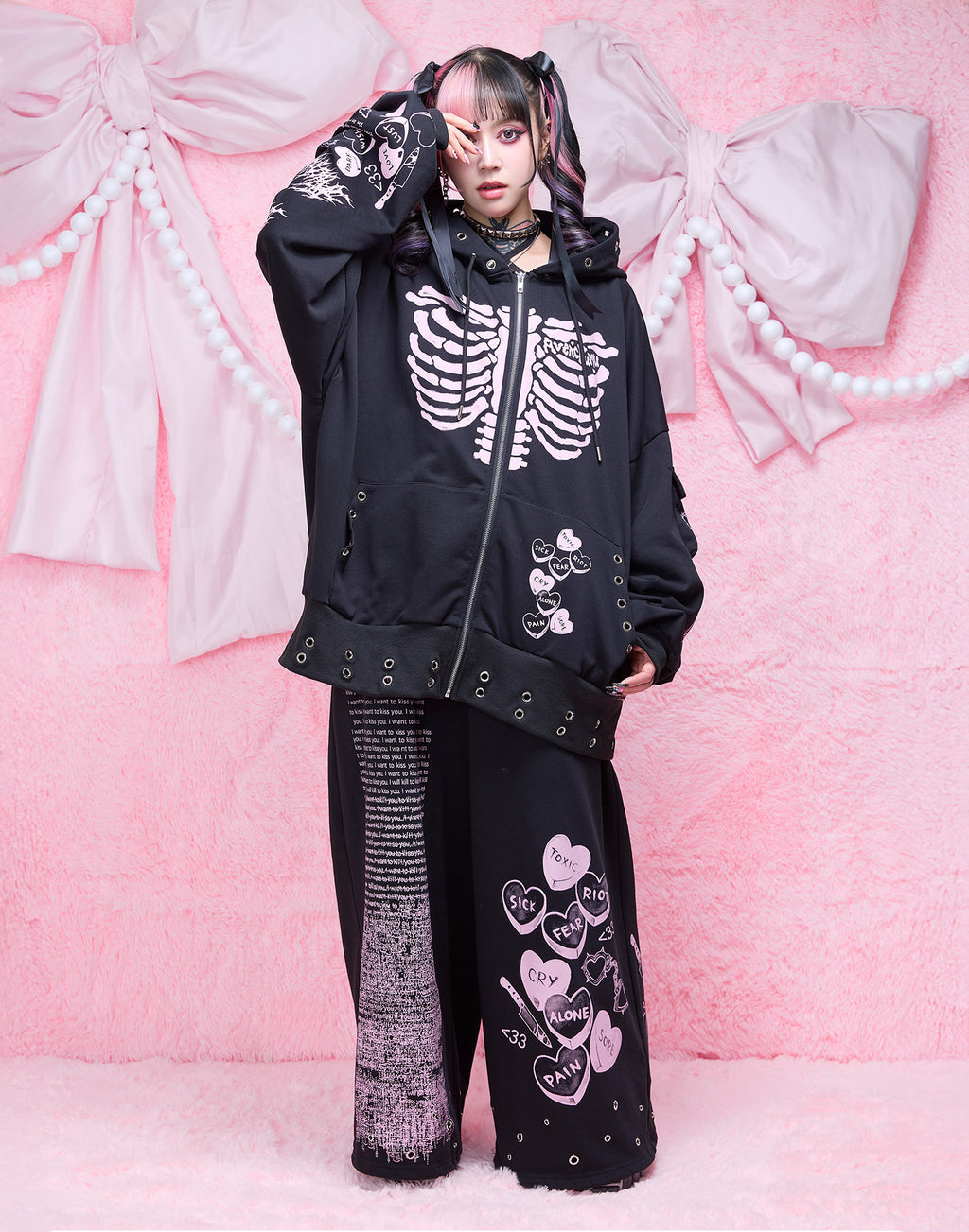 AVENCHUMU ValentineBunny print lace frame t-shirt (Copy)