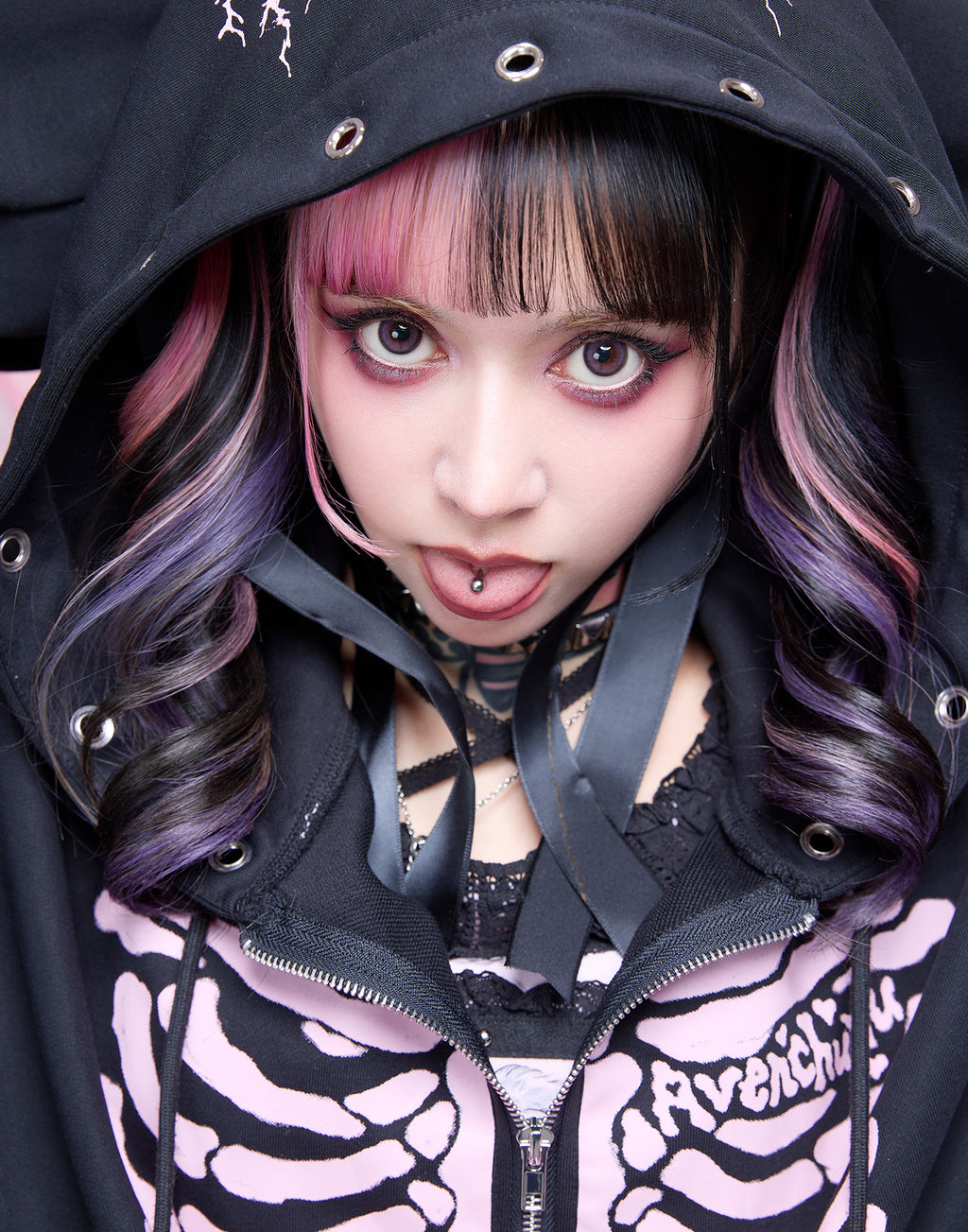 AVENCHUMU ValentineBunny print lace frame t-shirt (Copy)