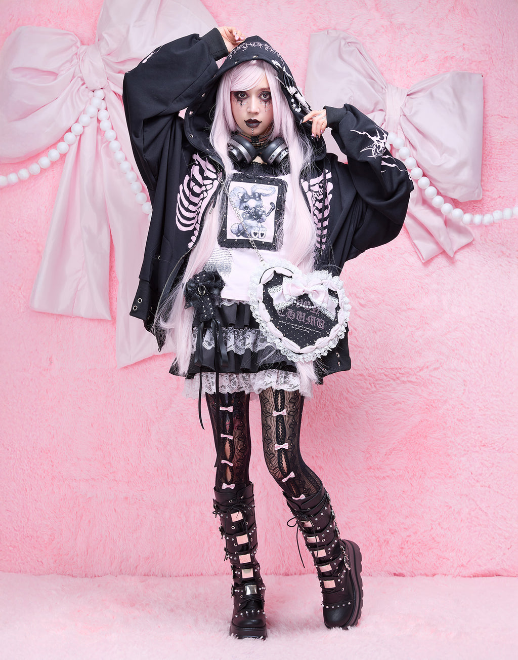 AVENCHUMU ValentineBunny print lace frame t-shirt (Copy)