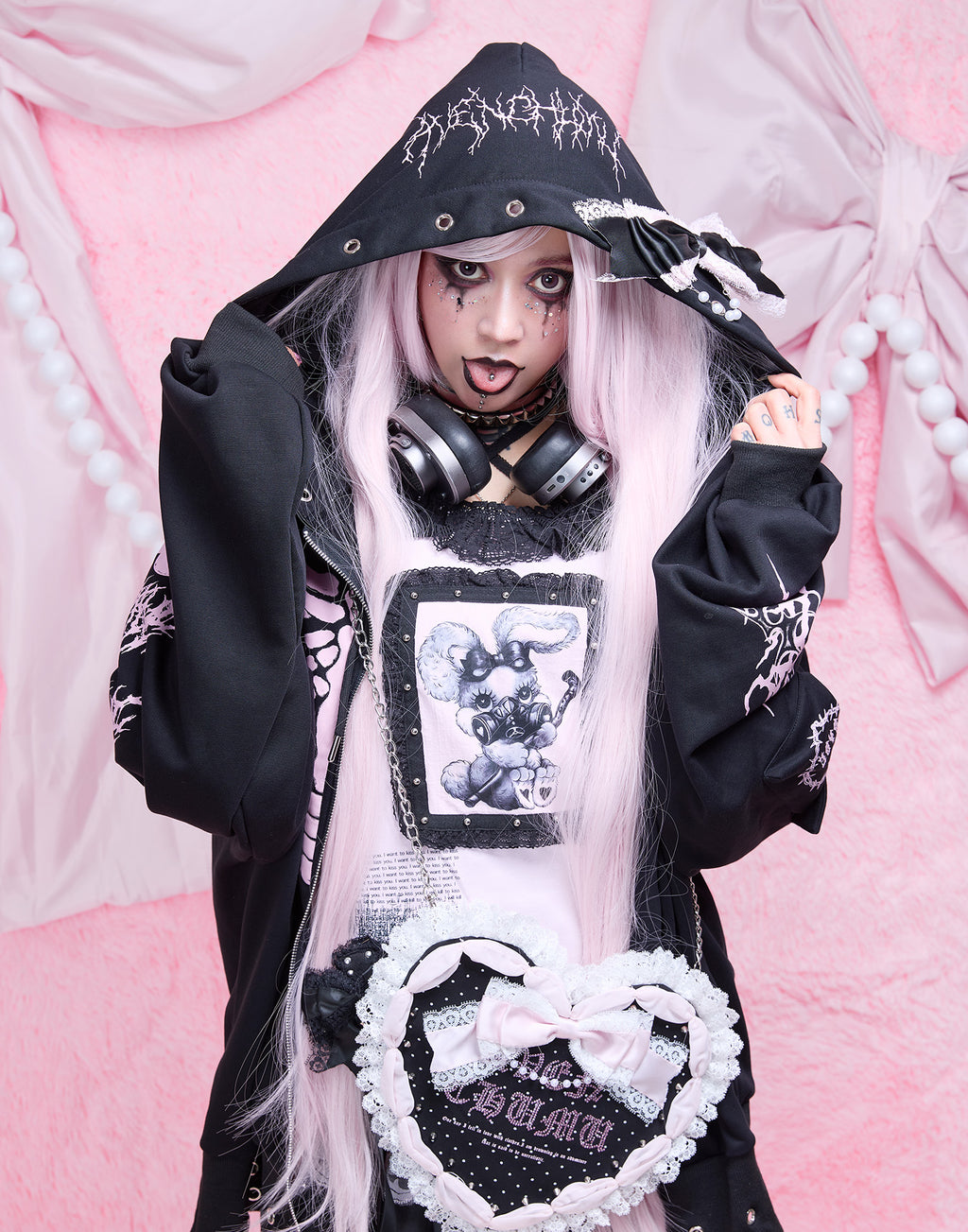 AVENCHUMU ValentineBunny print lace frame t-shirt (Copy)