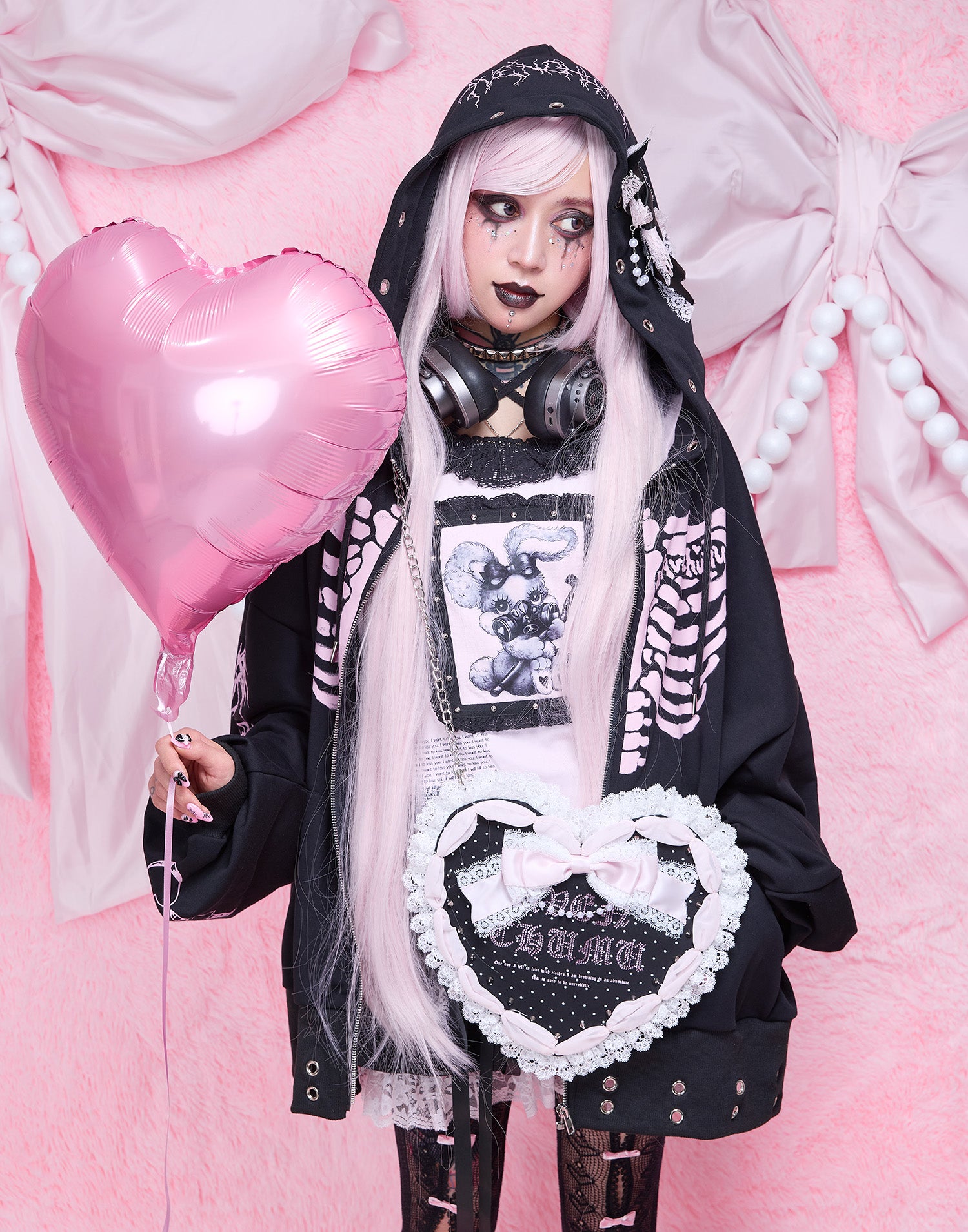 AVENCHUMU ValentineBunny print lace frame t-shirt (Copy)