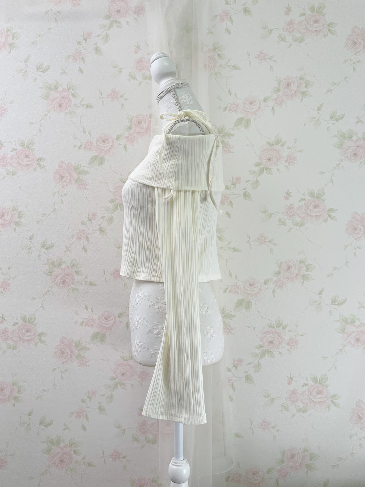 GRL Y2K Off Shoulder String Wide Sleeve Top (Ivory)