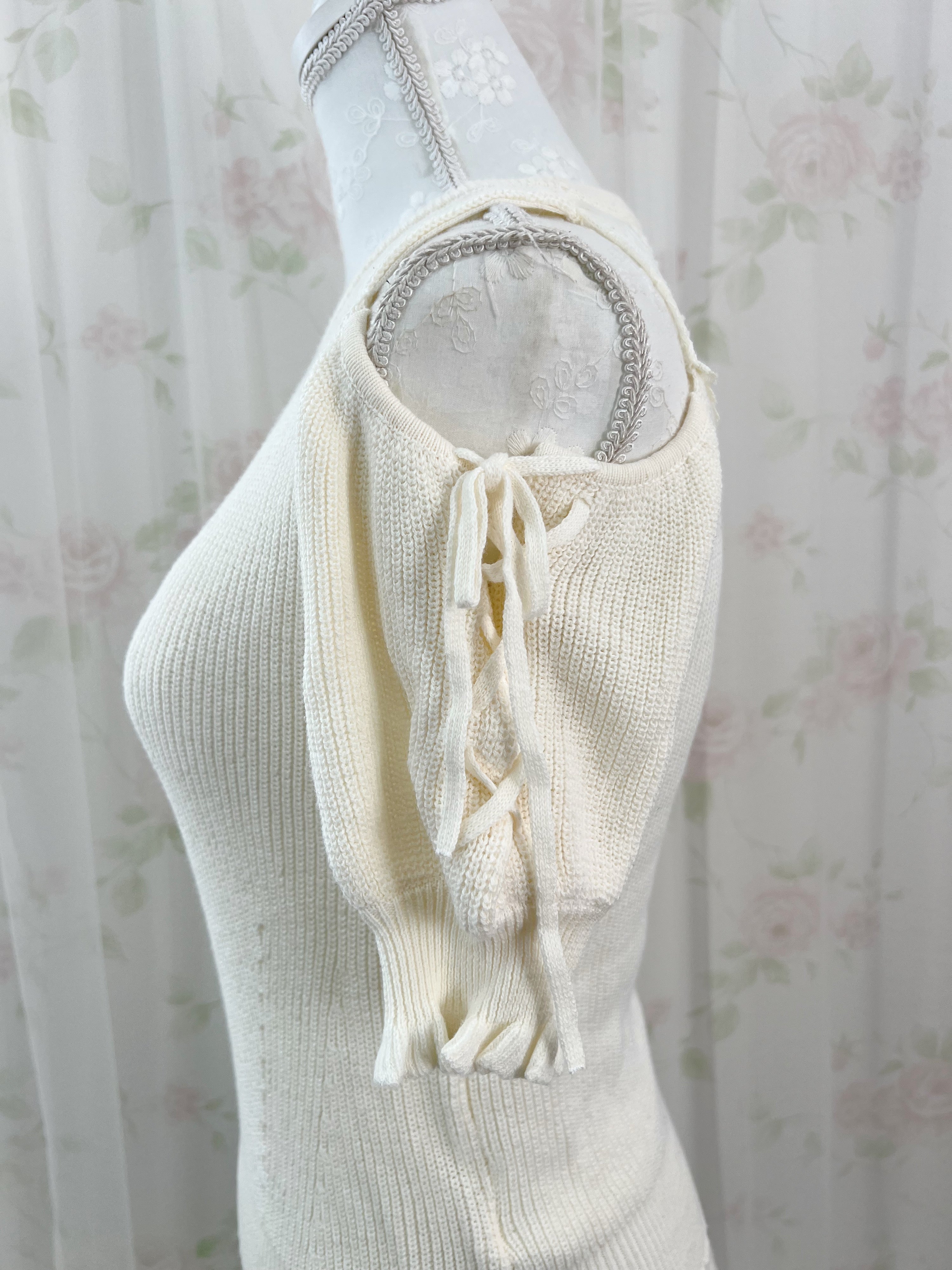 LIZ LISA SIde Laced Up Sleeve Knit Top(Ivory)