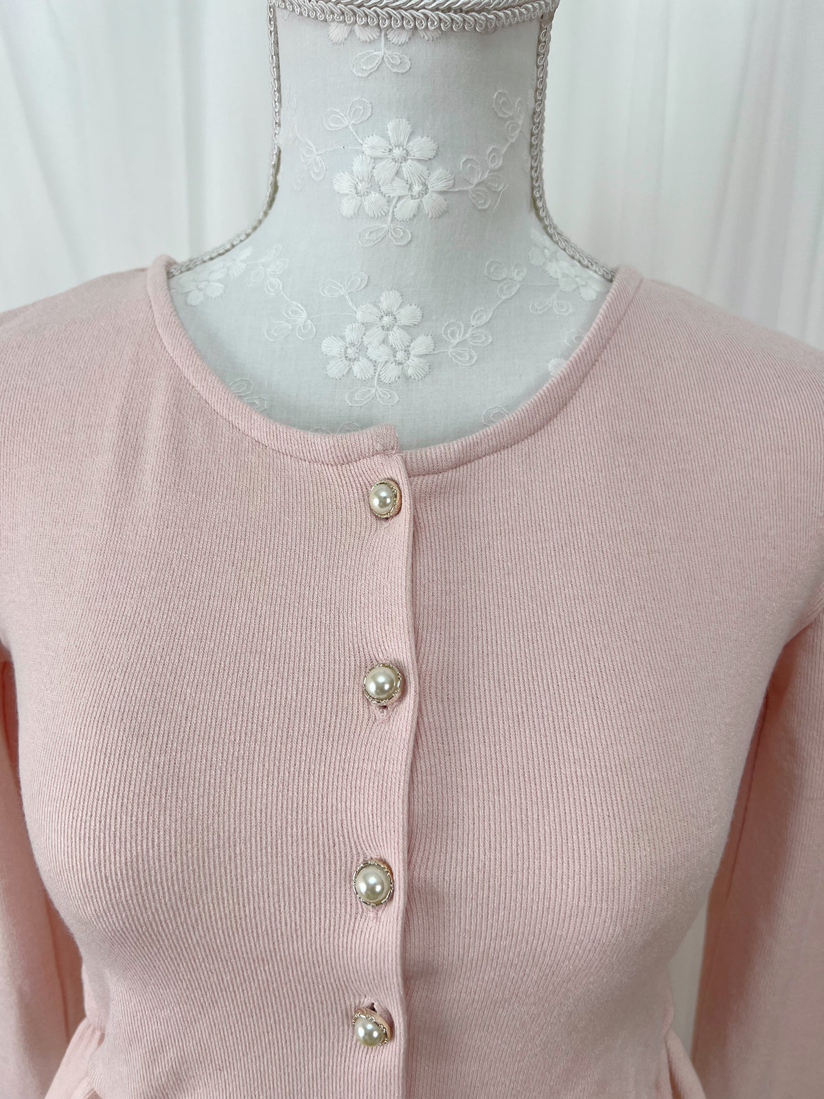 Ruffled Hem Pearl Button Cardigan (Pink)