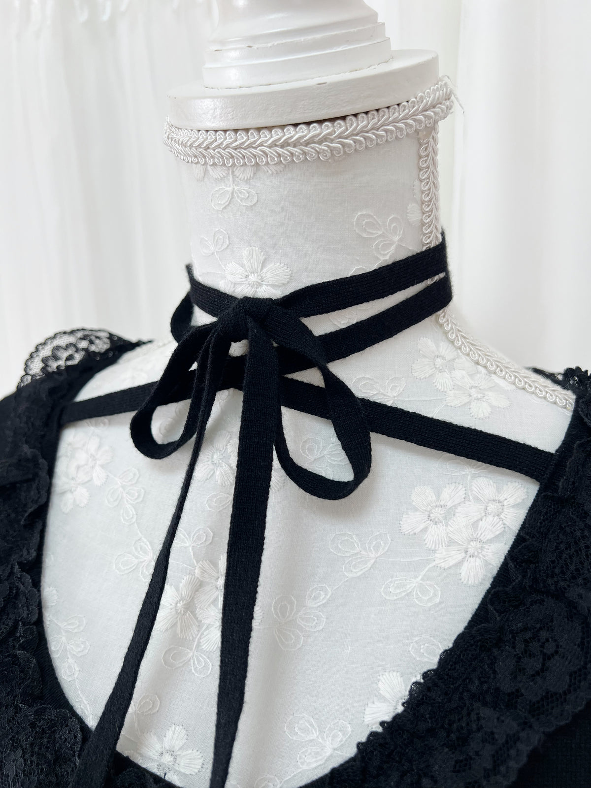 jouetie Choker Attached Top (Black)