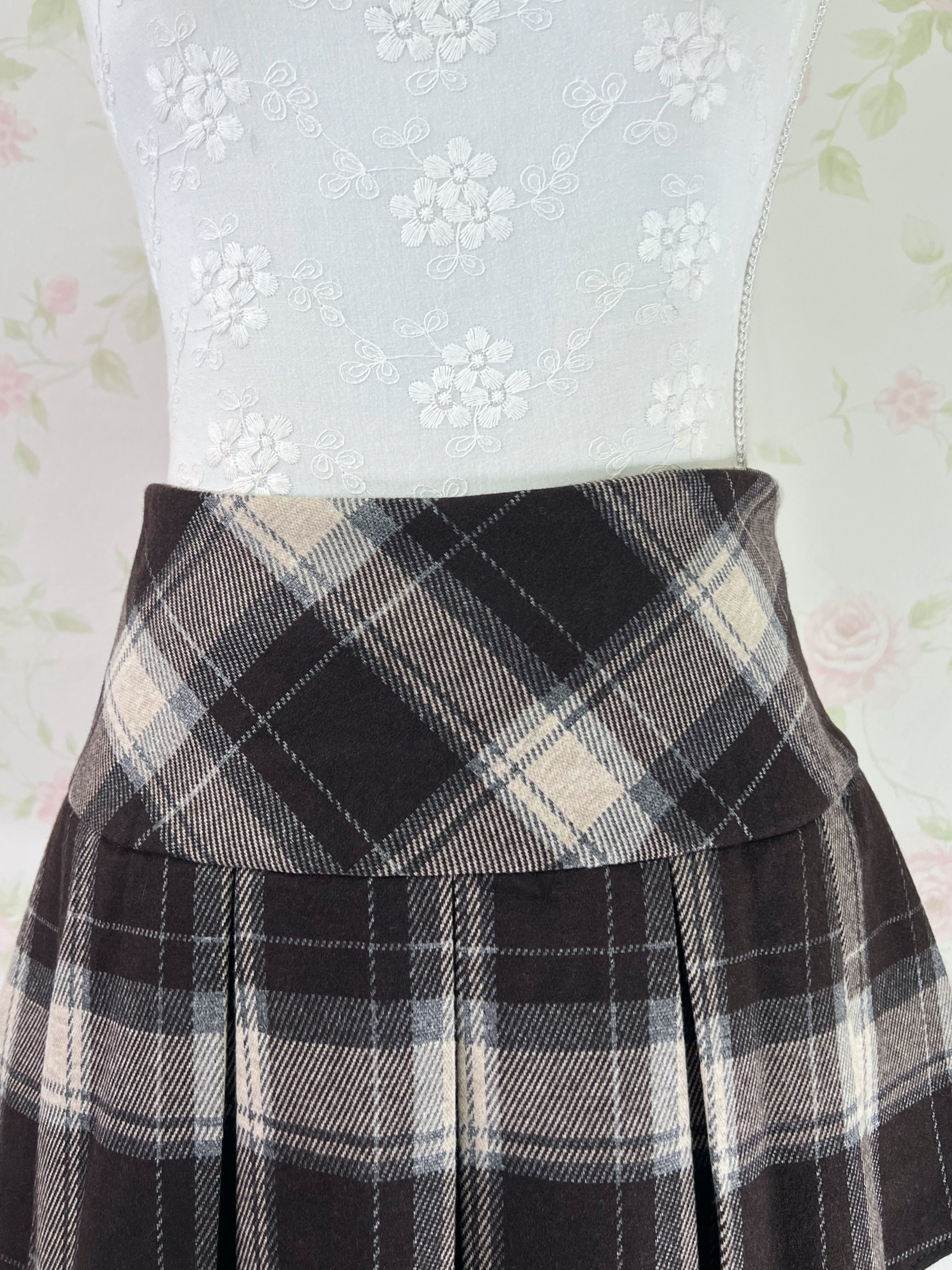 Wool Like Checked Pleated Skirt (Brown)