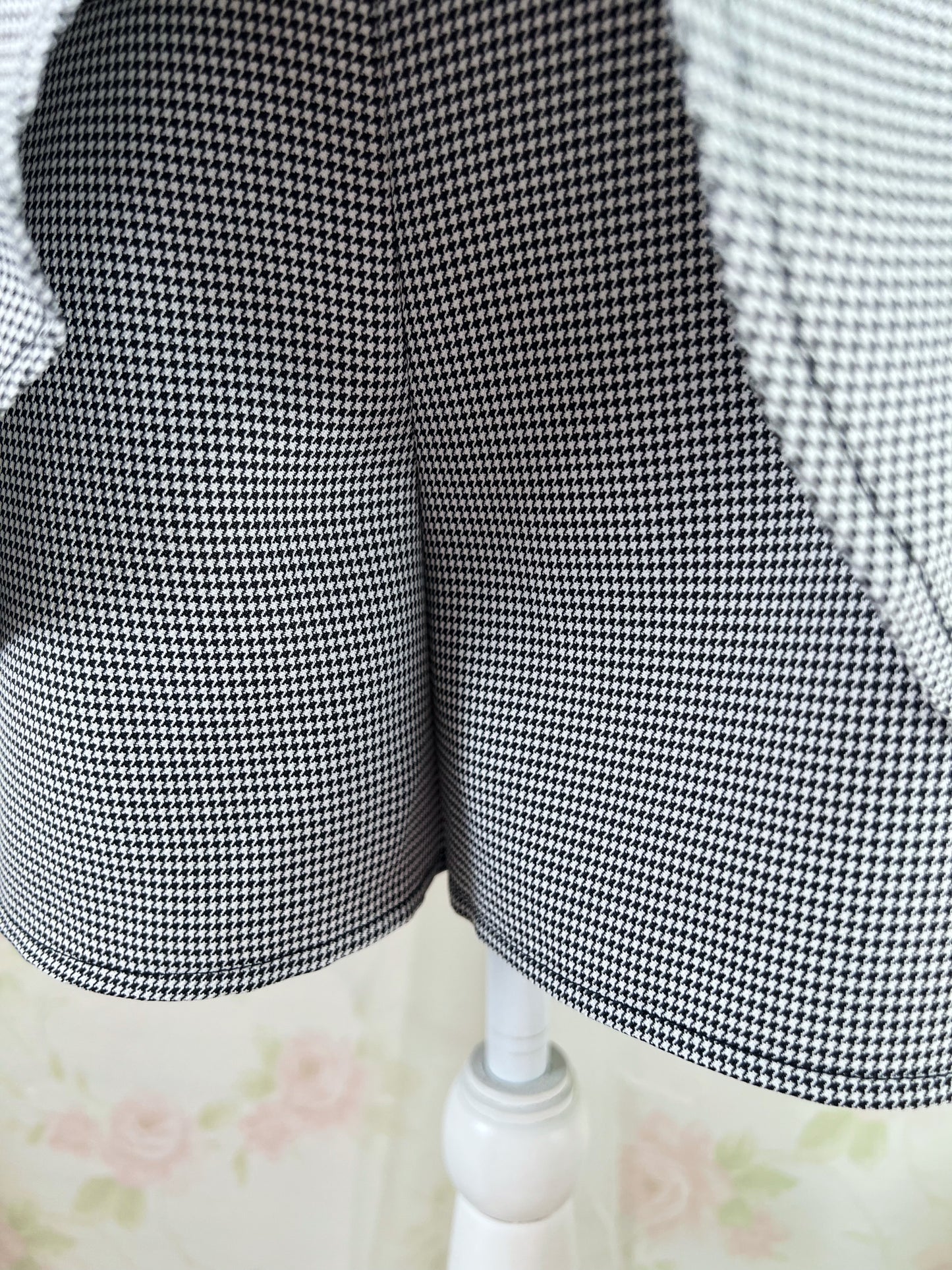 Heart button Checked Jiraikei Skirt (Black)