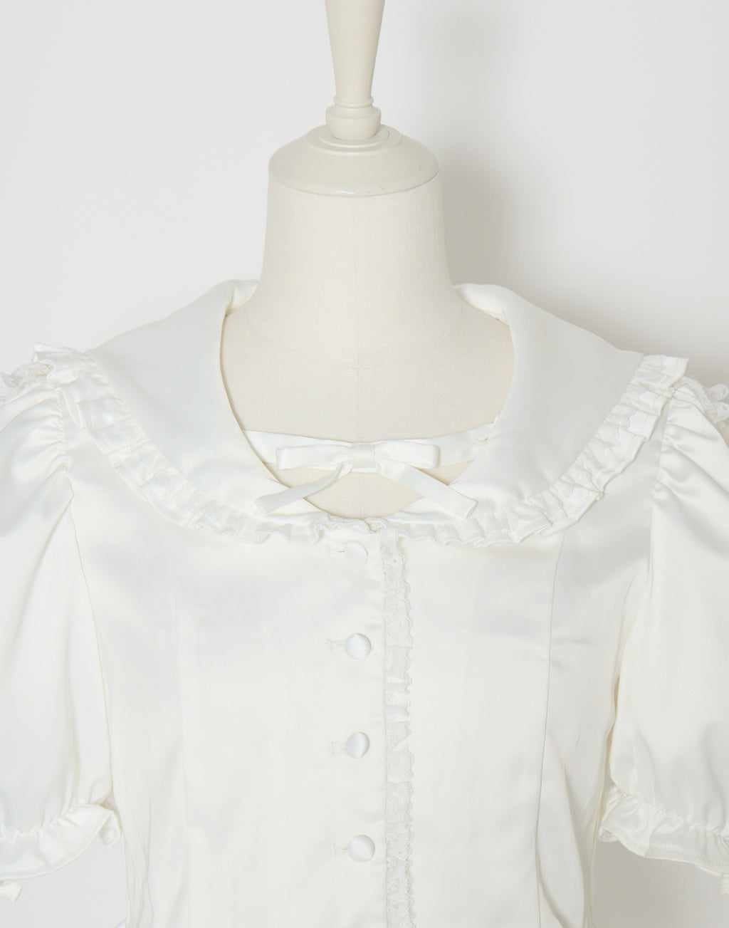 (Pre-order) mellfy memory Lace sleeves sweet satin blouse