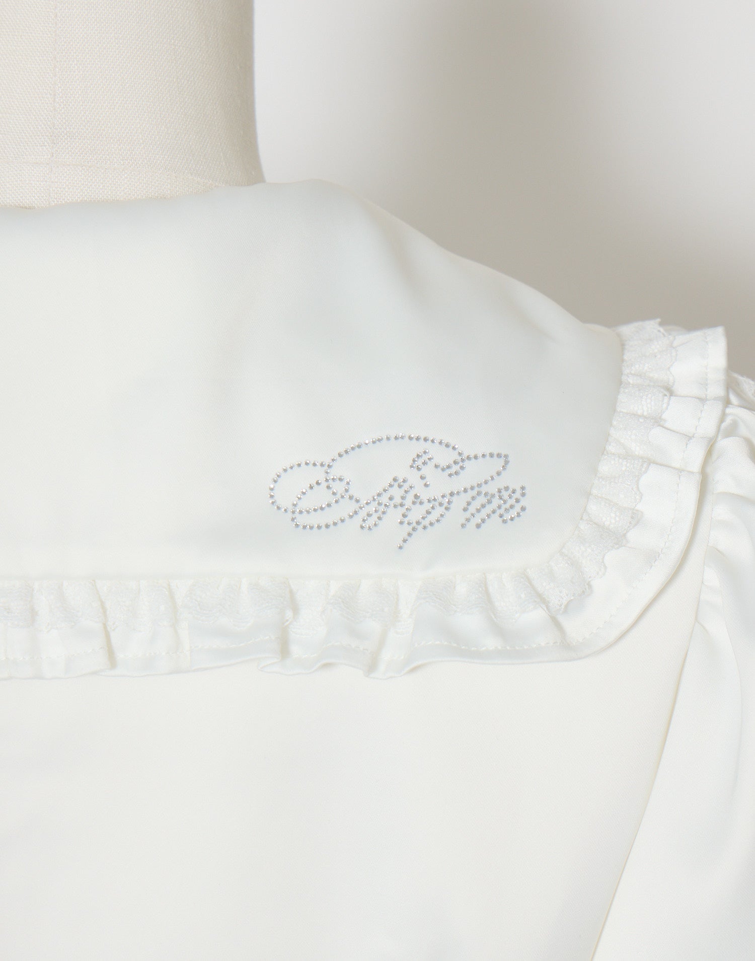 (Pre-order) mellfy memory Lace sleeves sweet satin blouse