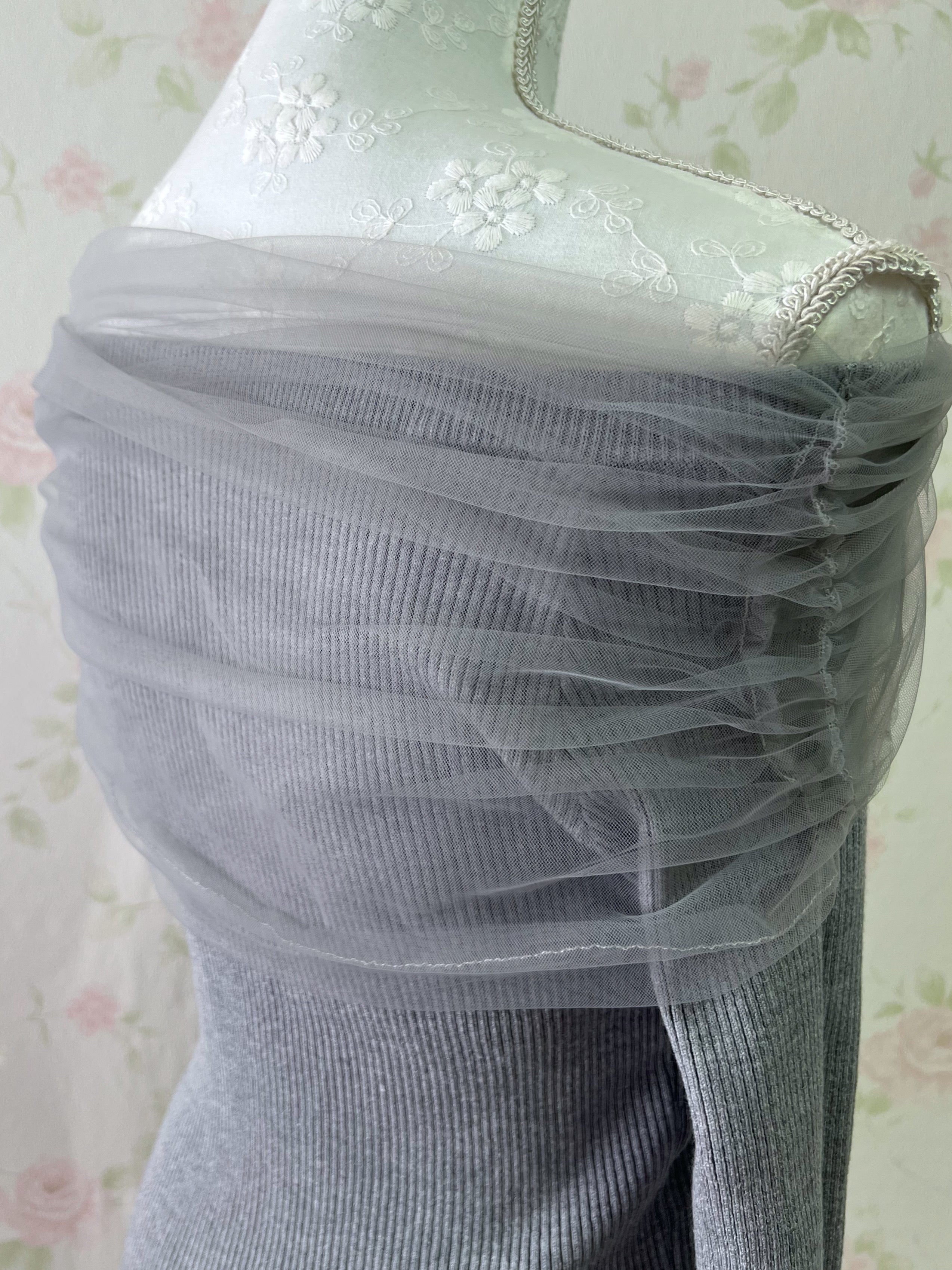 Tulle Shoulder Knit Top (Gray)