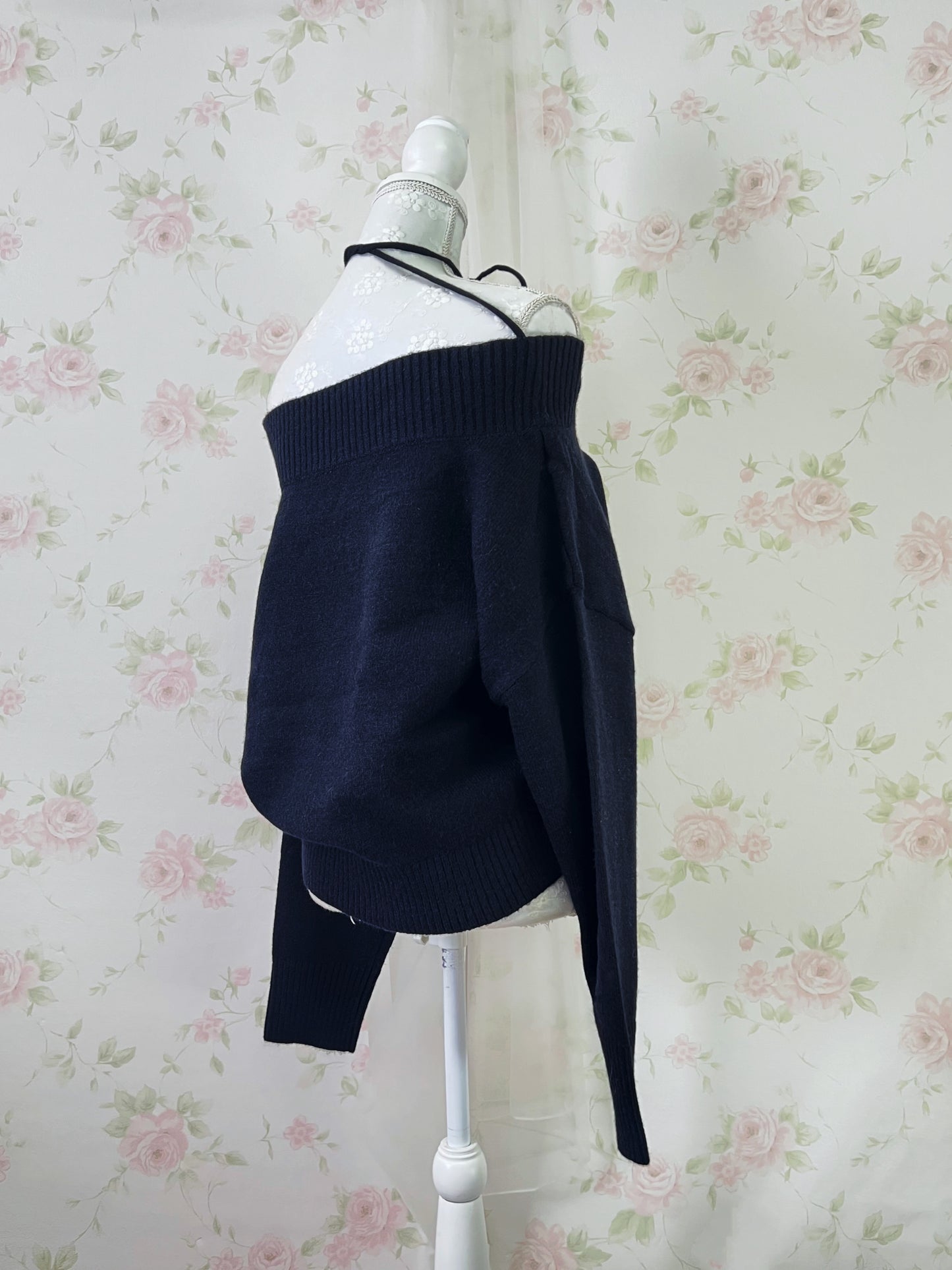 GRL Choker Off Soulder Sweater (Black)