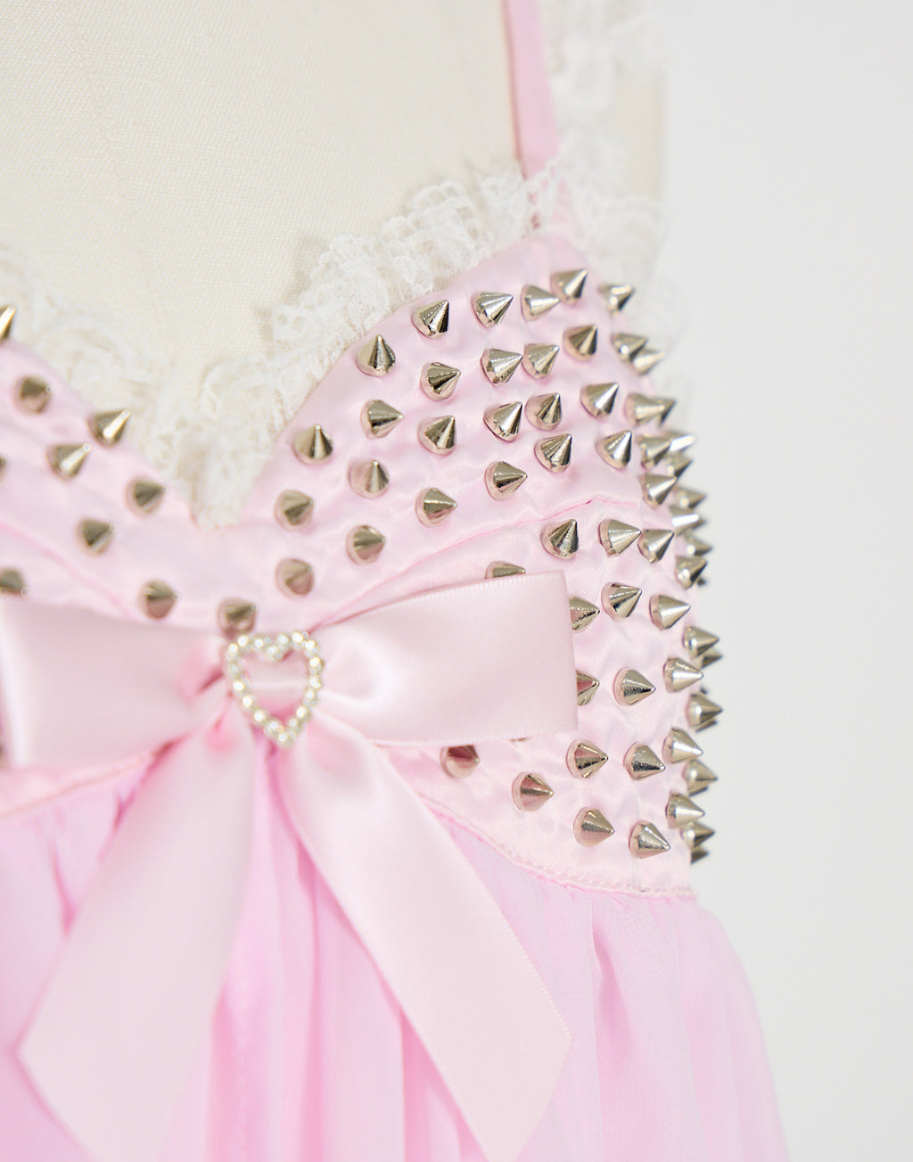 AVENCHUMU Lace & studs babydoll