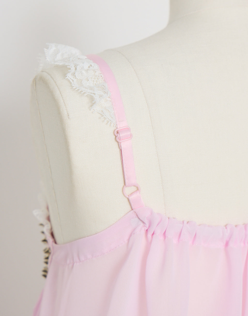 AVENCHUMU Lace & studs babydoll