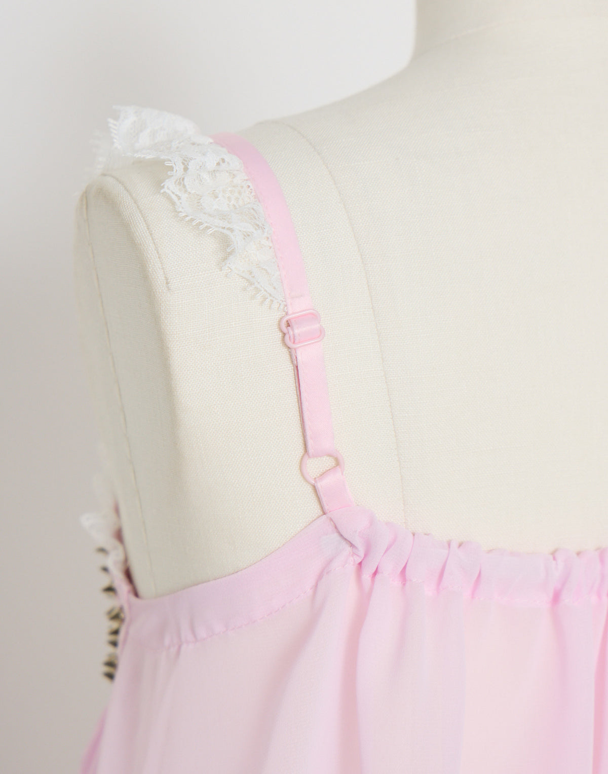 AVENCHUMU Lace & studs babydoll
