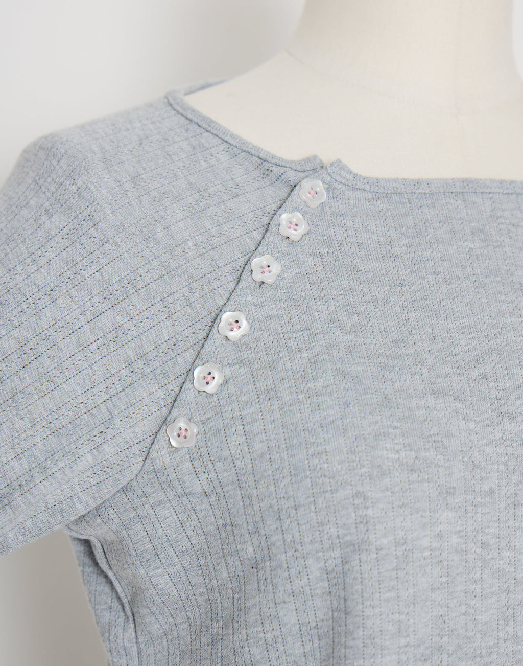 Lolime shoulder button eyelet top