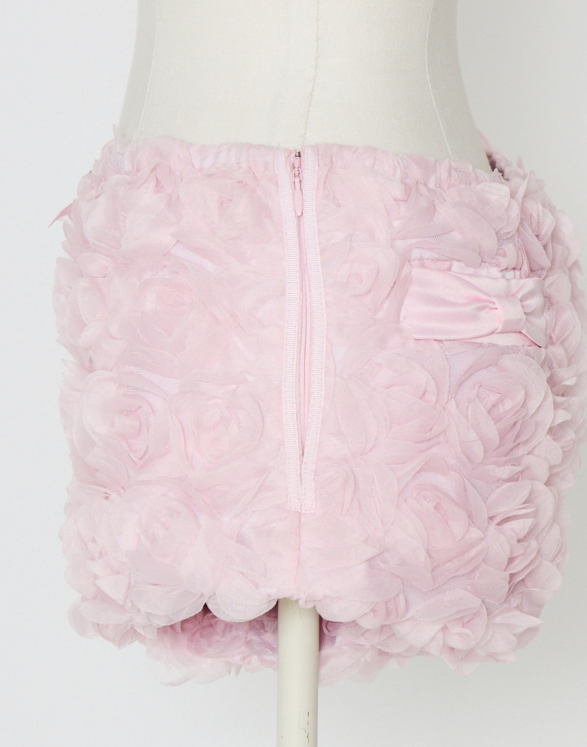 AVENCHUMU Rose short pants