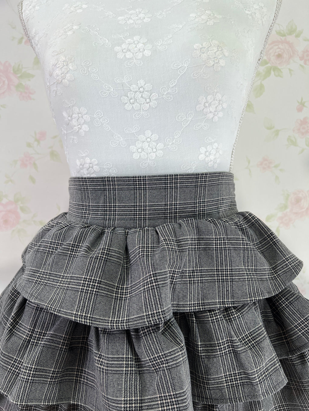 Sweet Tiered Checked Skirt (Gray)