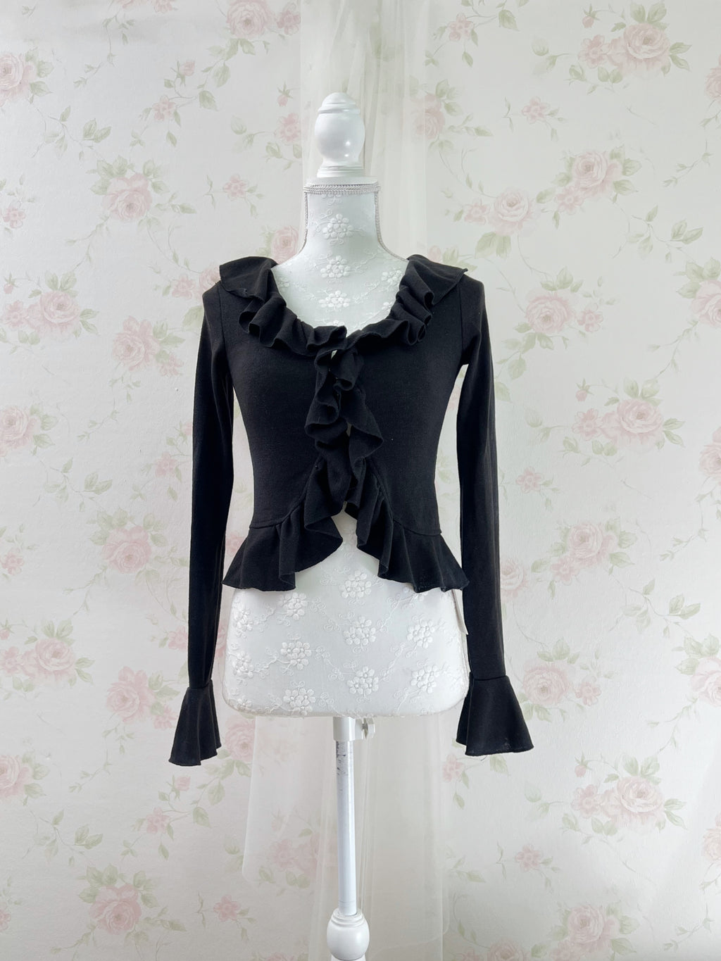 Ruffled V Neck Cardigan (Black)
